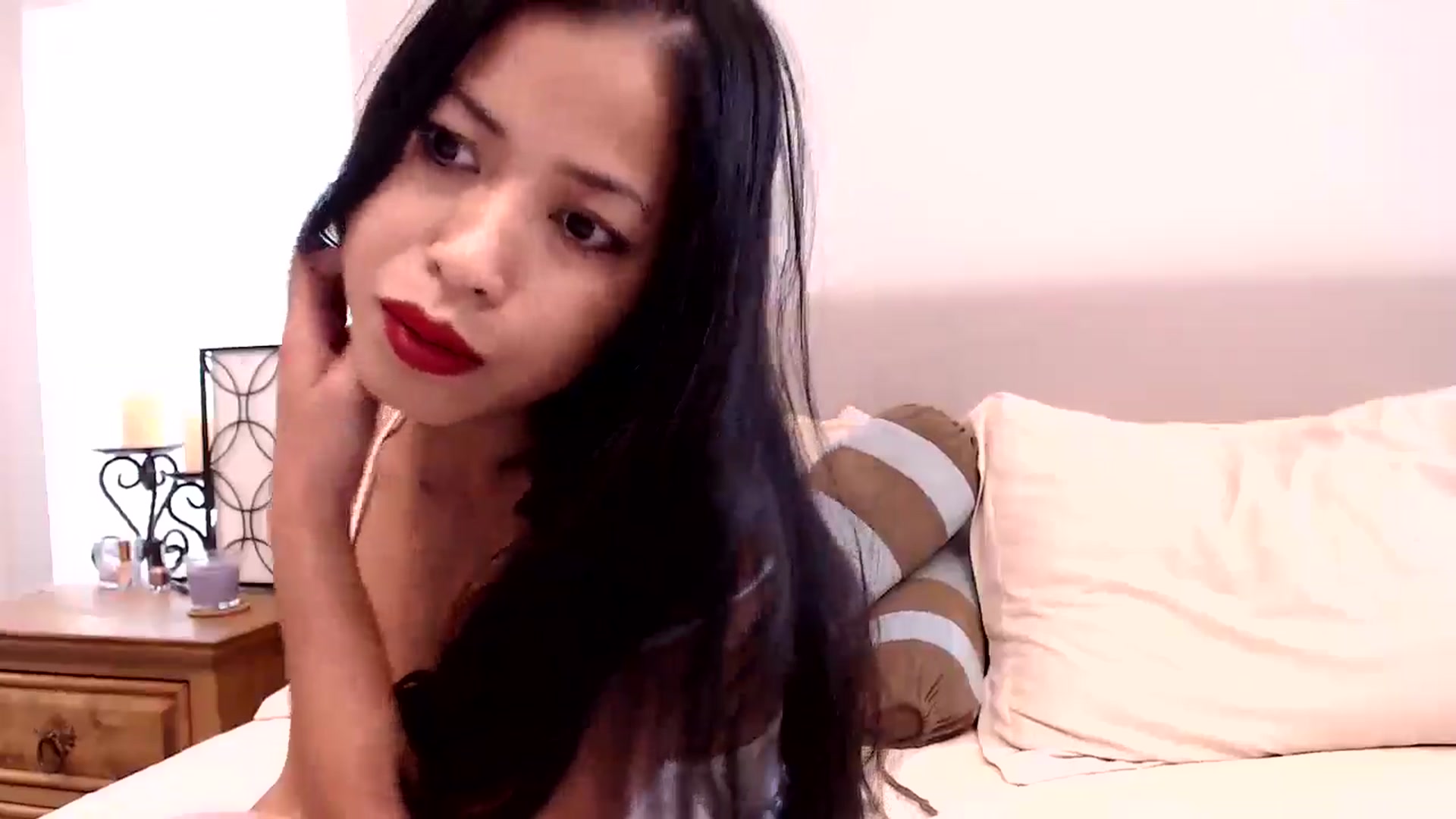 Gallery image thumbnail from Lil__bit's myfreecams stream on, 05/20/2025, 19:21 image 9 of 20