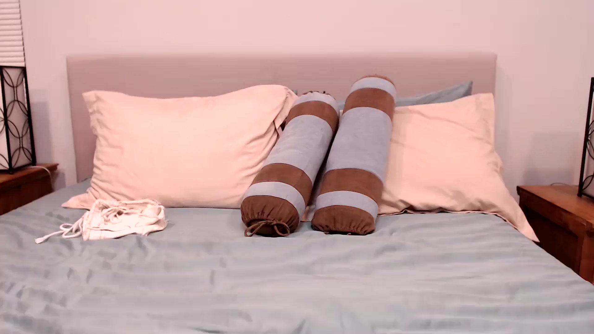 Gallery image thumbnail from Lil__bit's myfreecams stream on, 06/14/2025, 02:54 image 18 of 20