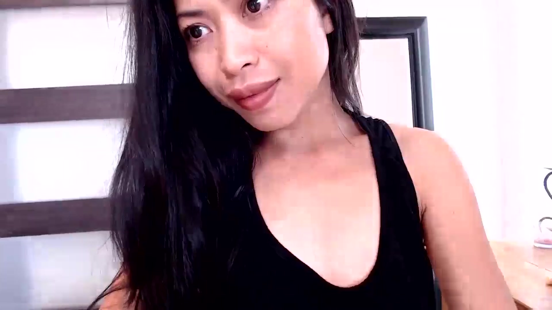 Gallery image thumbnail from Lil__bit's myfreecams stream on, 06/25/2025, 17:39 image 6 of 20