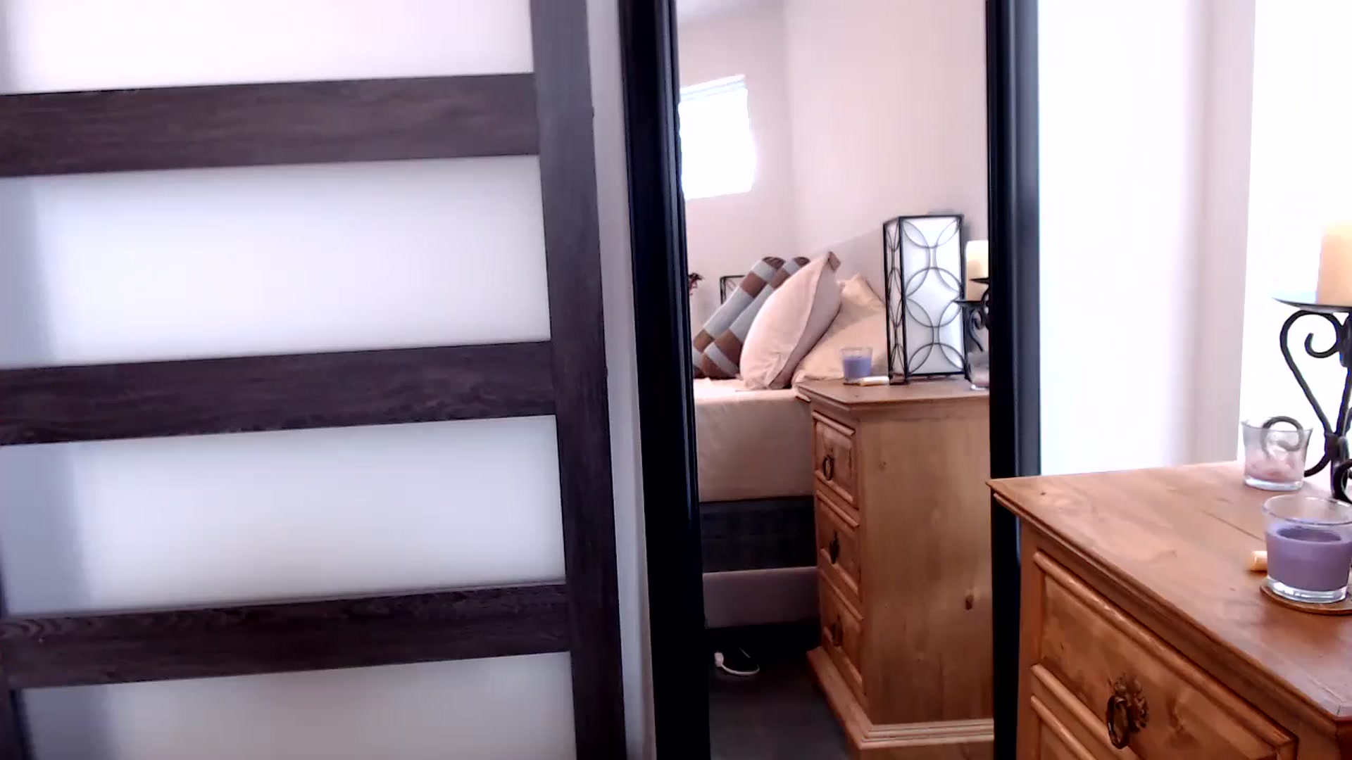 Gallery image thumbnail from Lil__bit's myfreecams stream on, 06/25/2025, 17:39 image 8 of 20