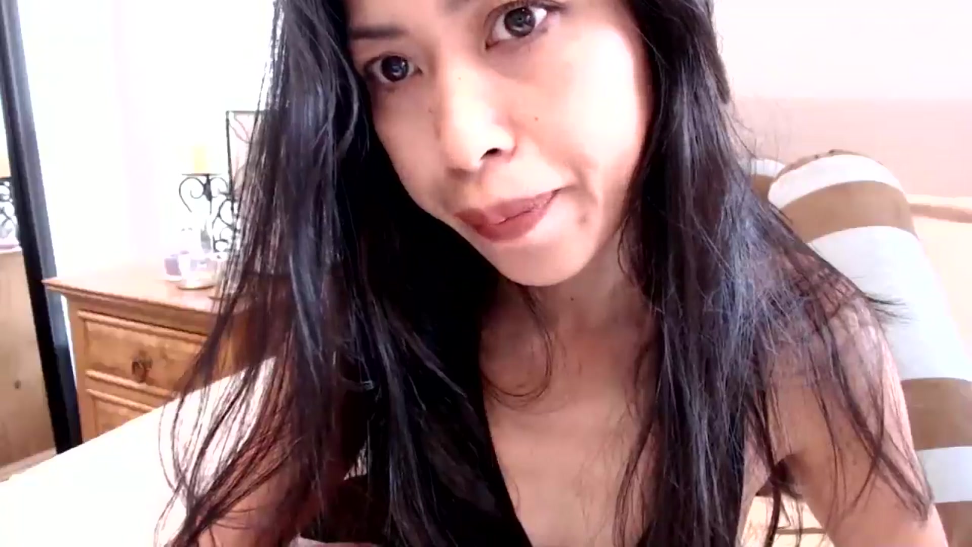 Gallery image thumbnail from Lil__bit's myfreecams stream on, 06/25/2025, 18:59 image 3 of 20