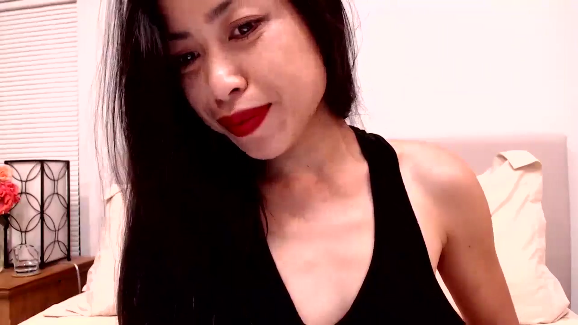 Gallery image thumbnail from Lil__bit's myfreecams stream on, 07/01/2025, 04:43 image 10 of 20
