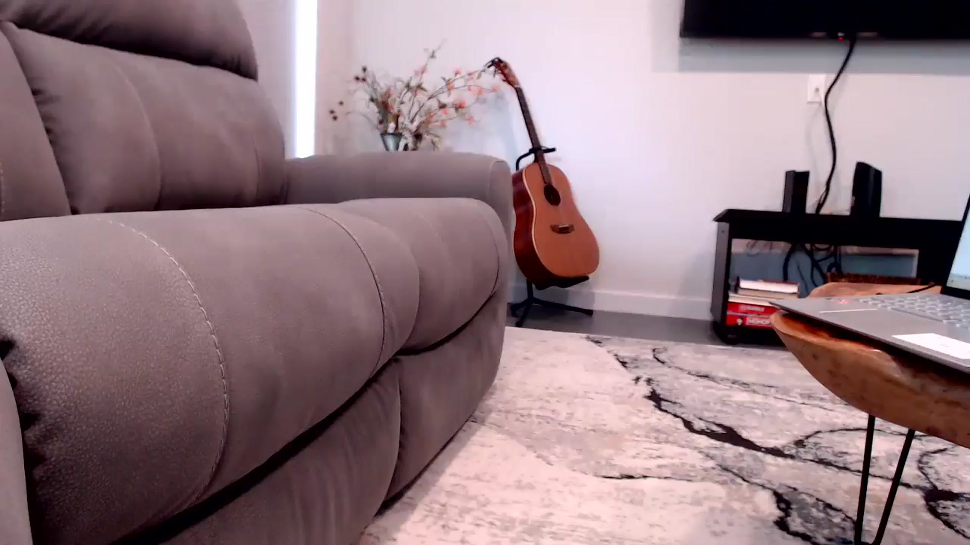 Gallery image thumbnail from Lil__bit's myfreecams stream on, 08/19/2025, 17:49 image 8 of 20