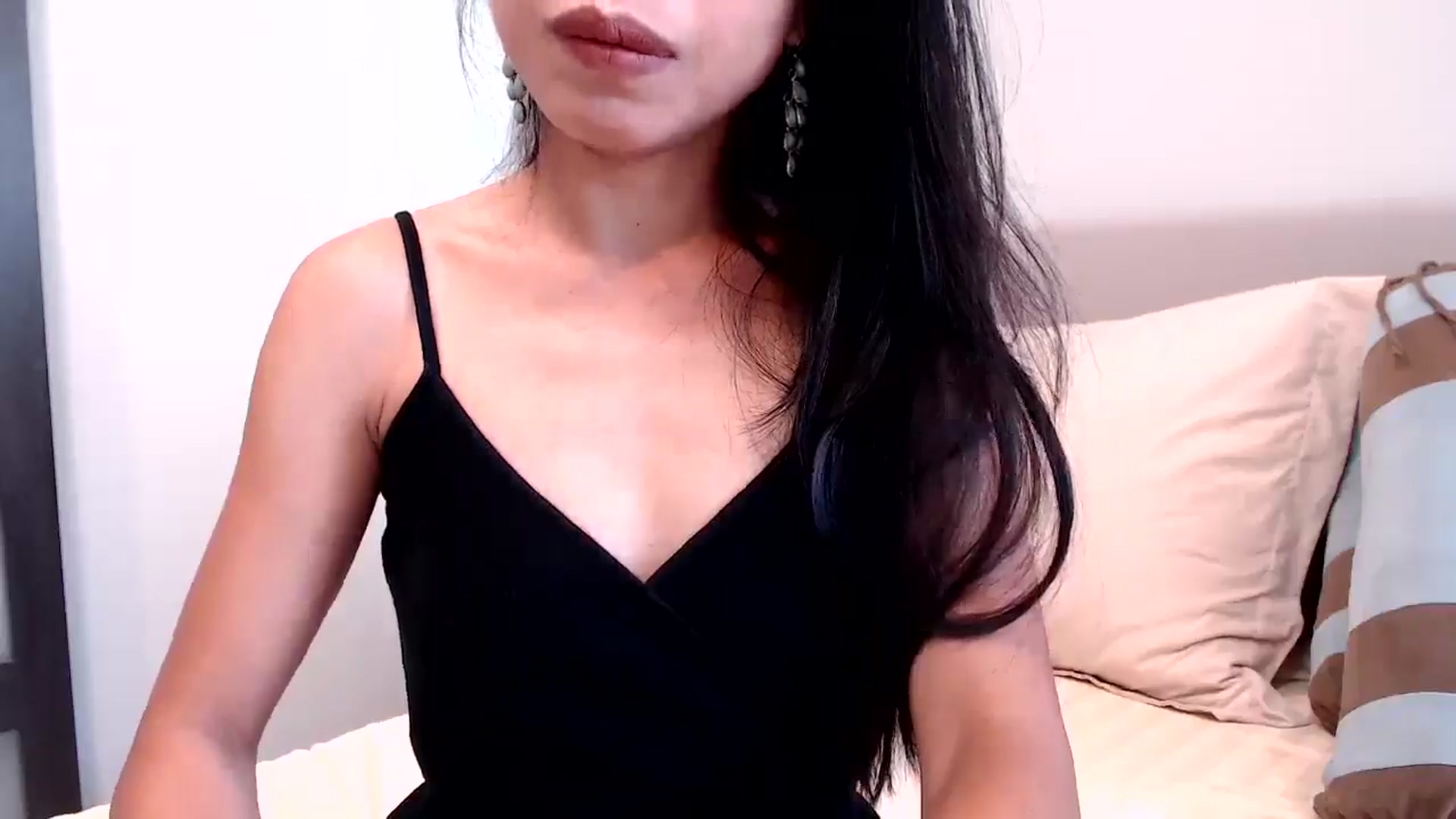Gallery image thumbnail from Lil__bit's myfreecams stream on, 09/05/2025, 18:25 image 18 of 20