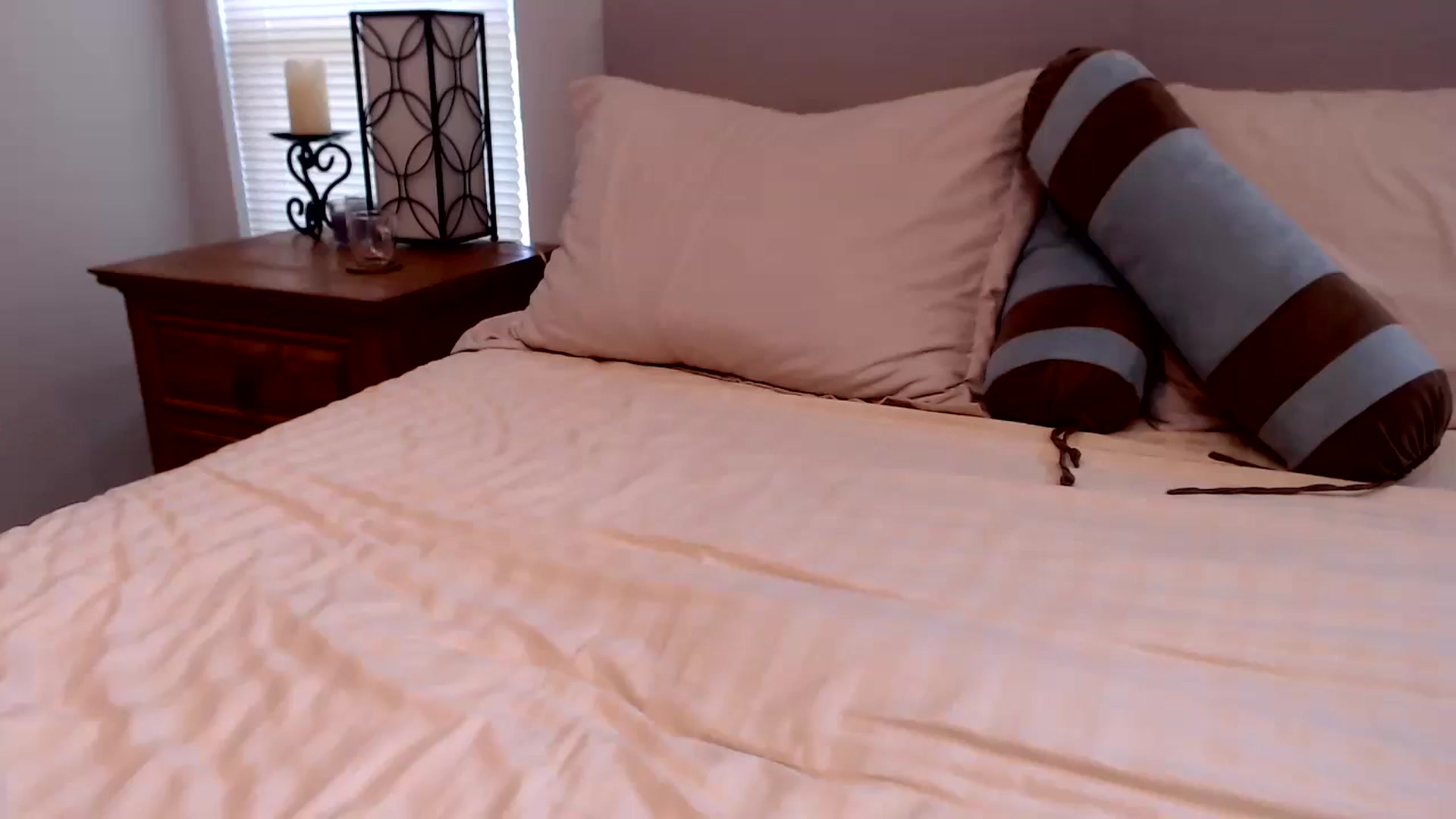 Gallery image thumbnail from Lil__bit's myfreecams stream on, 09/09/2025, 18:21 image 4 of 20