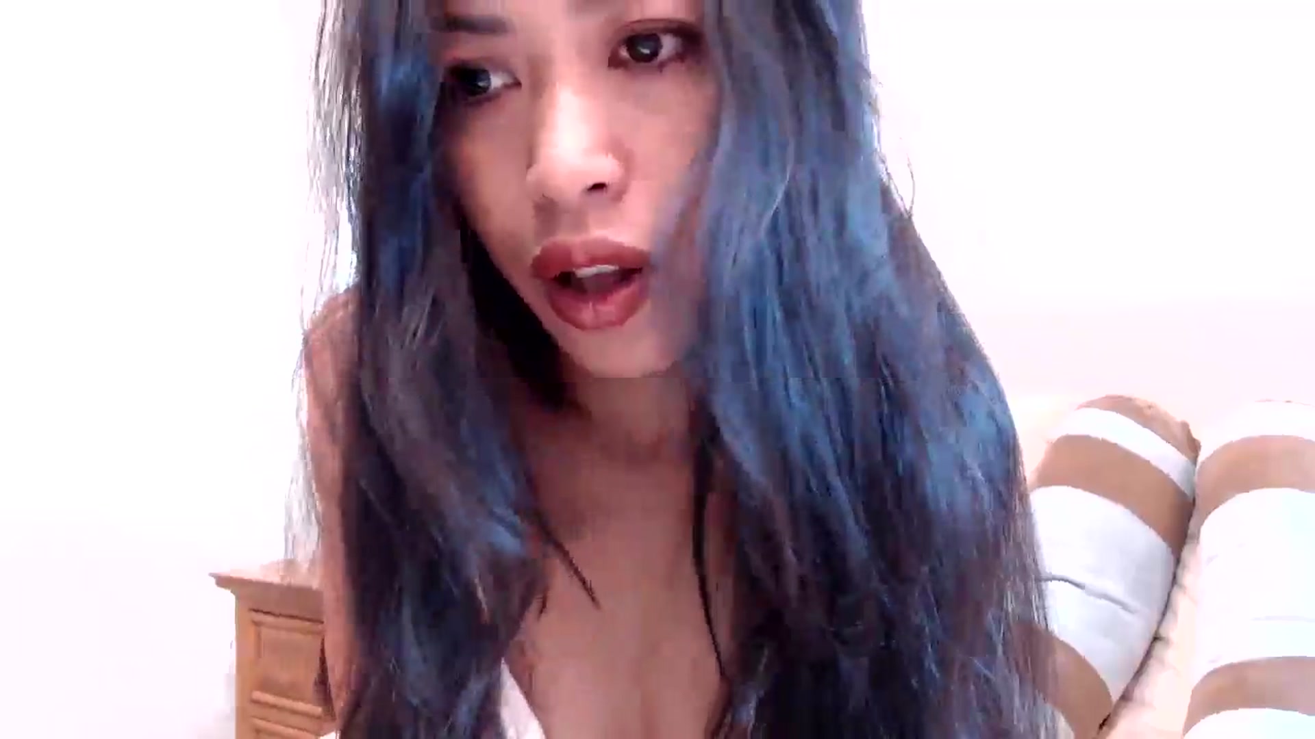 Gallery image thumbnail from Lil__bit's myfreecams stream on, 10/01/2025, 17:05 image 7 of 20