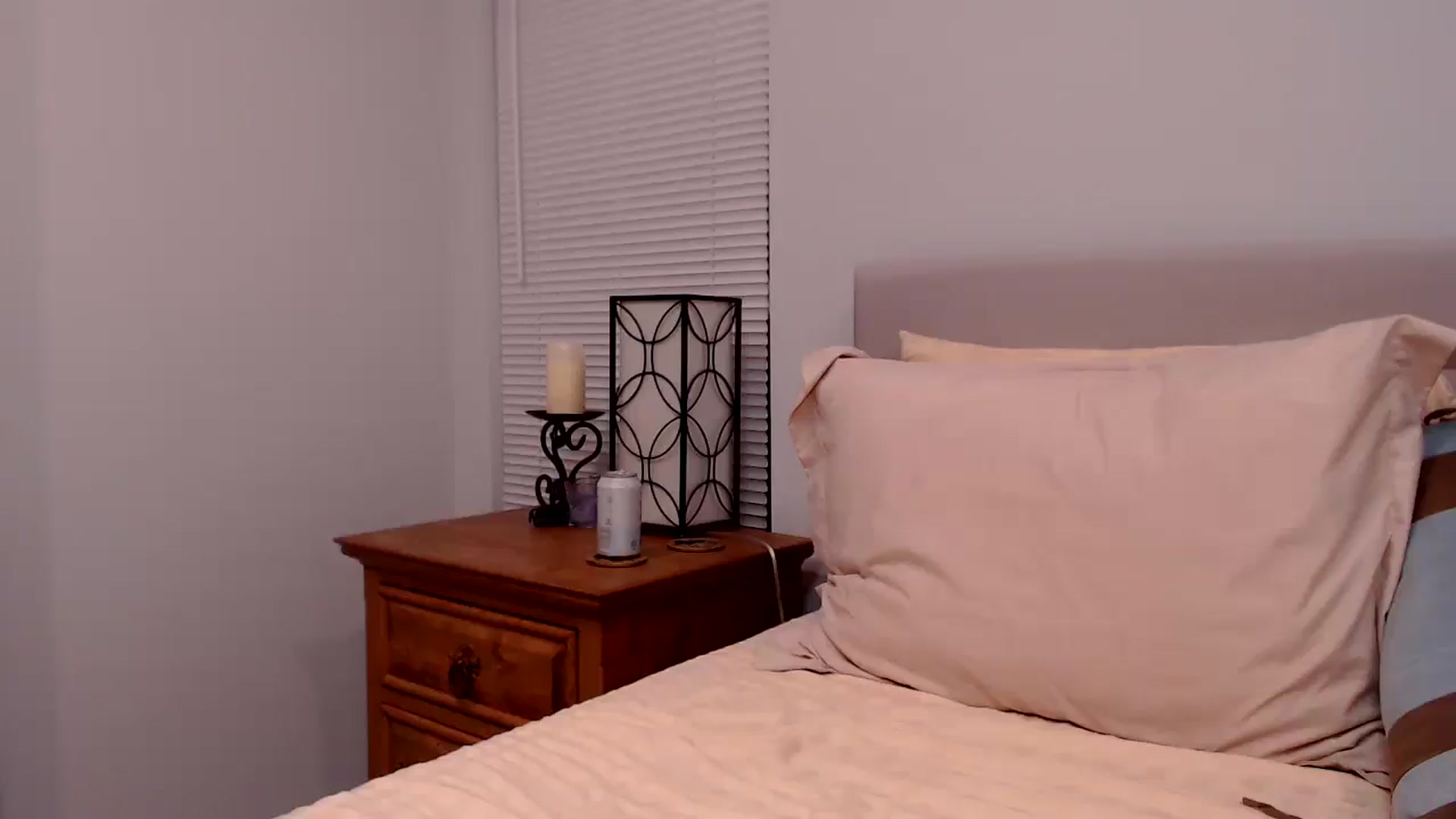 Gallery image thumbnail from Lil__bit's myfreecams stream on, 10/04/2025, 03:28 image 4 of 20