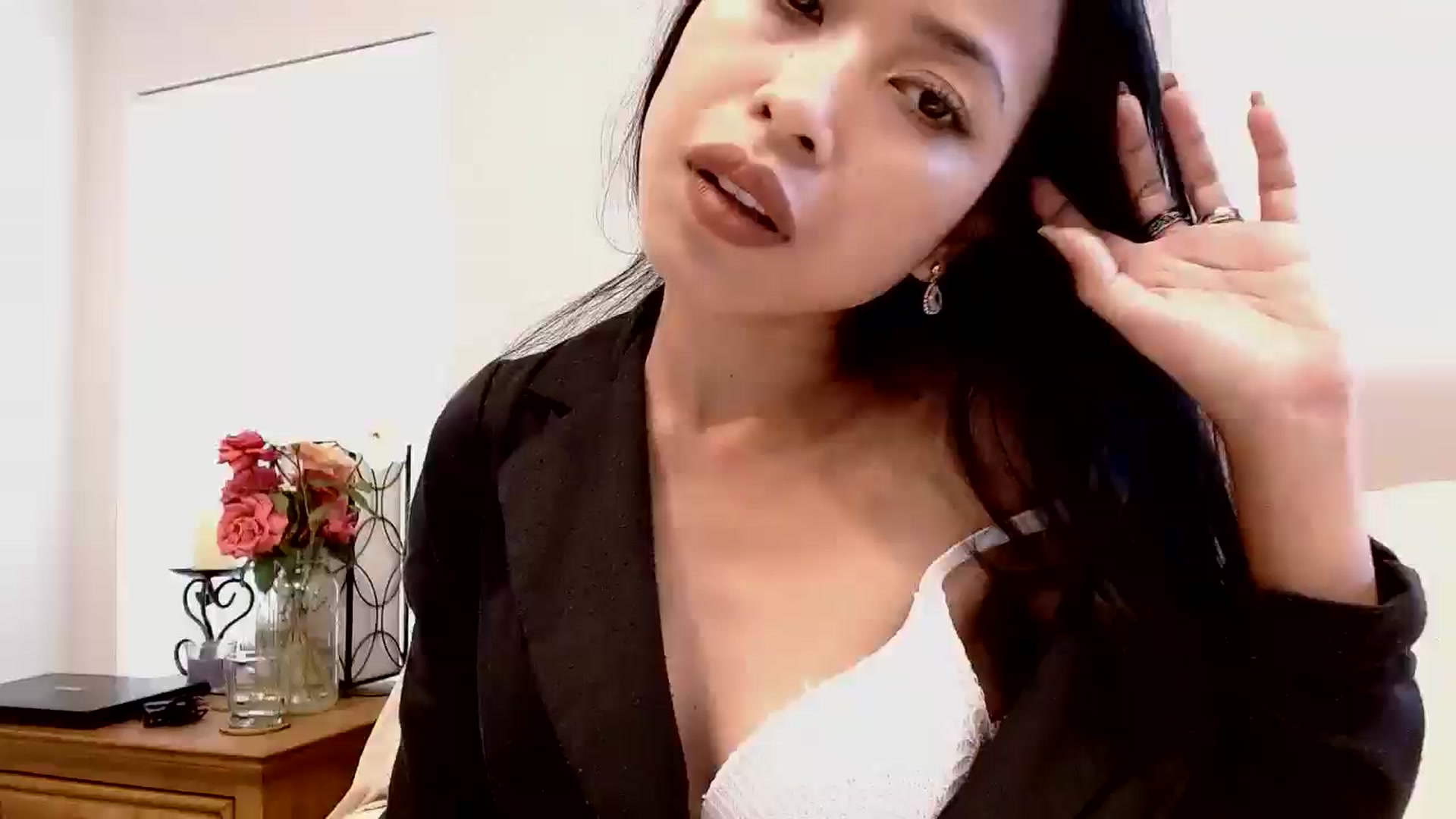 Gallery image thumbnail from Lil__bit's myfreecams stream on, 10/29/2025, 19:20 image 12 of 20
