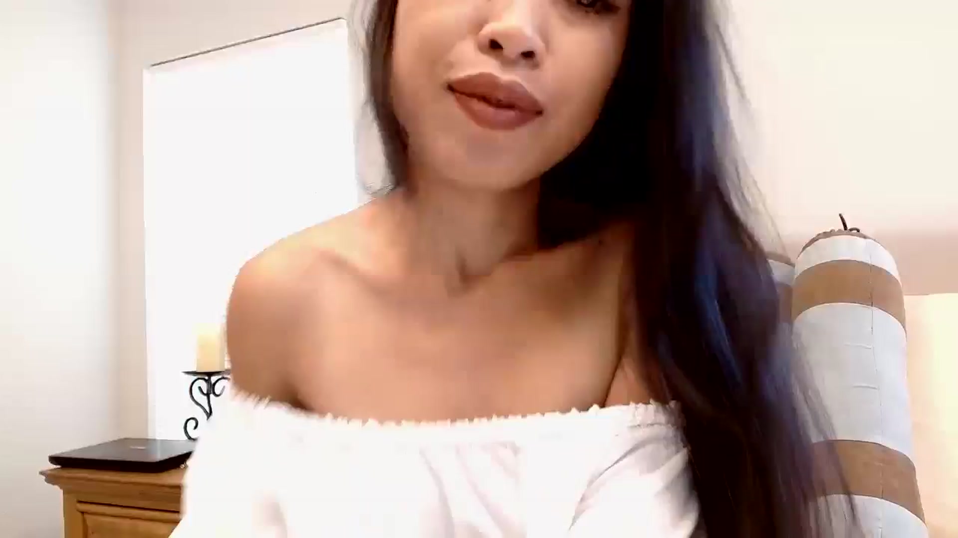 Gallery image thumbnail from Lil__bit's myfreecams stream on, 11/10/2025, 17:54 image 3 of 20