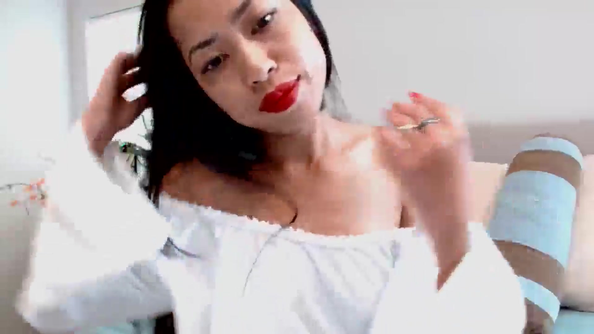 Gallery image thumbnail from Lil__bit's myfreecams stream on, 12/12/2025, 17:31 image 6 of 20