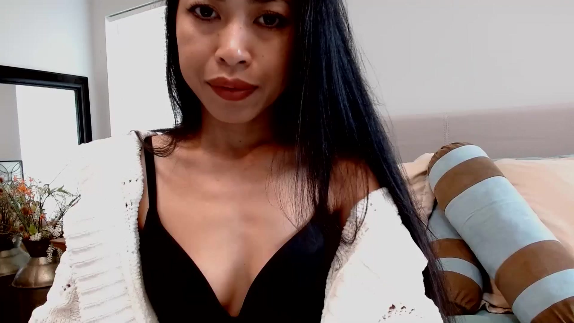 Gallery image thumbnail from Lil__bit's myfreecams stream on, 02/10/2026, 18:51 image 1 of 20