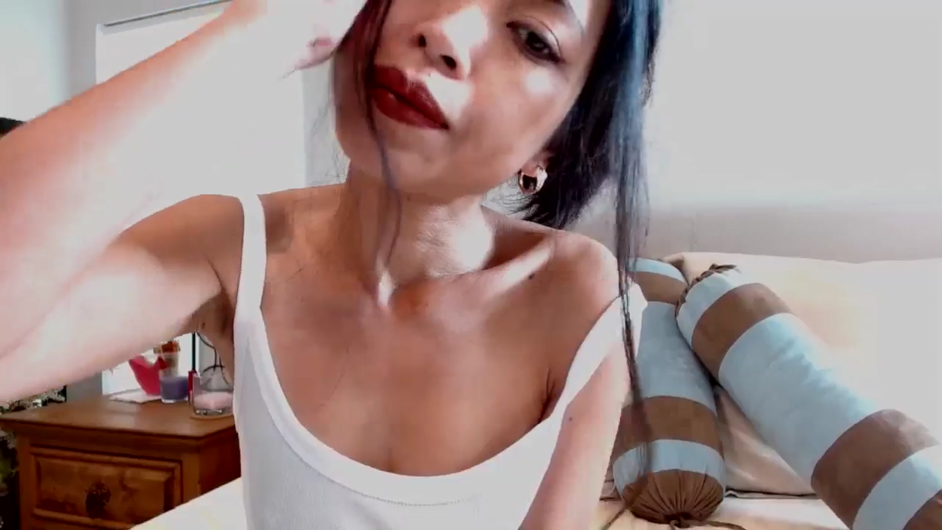 Gallery image thumbnail from Lil__bit's myfreecams stream on, 03/24/2026, 15:12 image 15 of 20