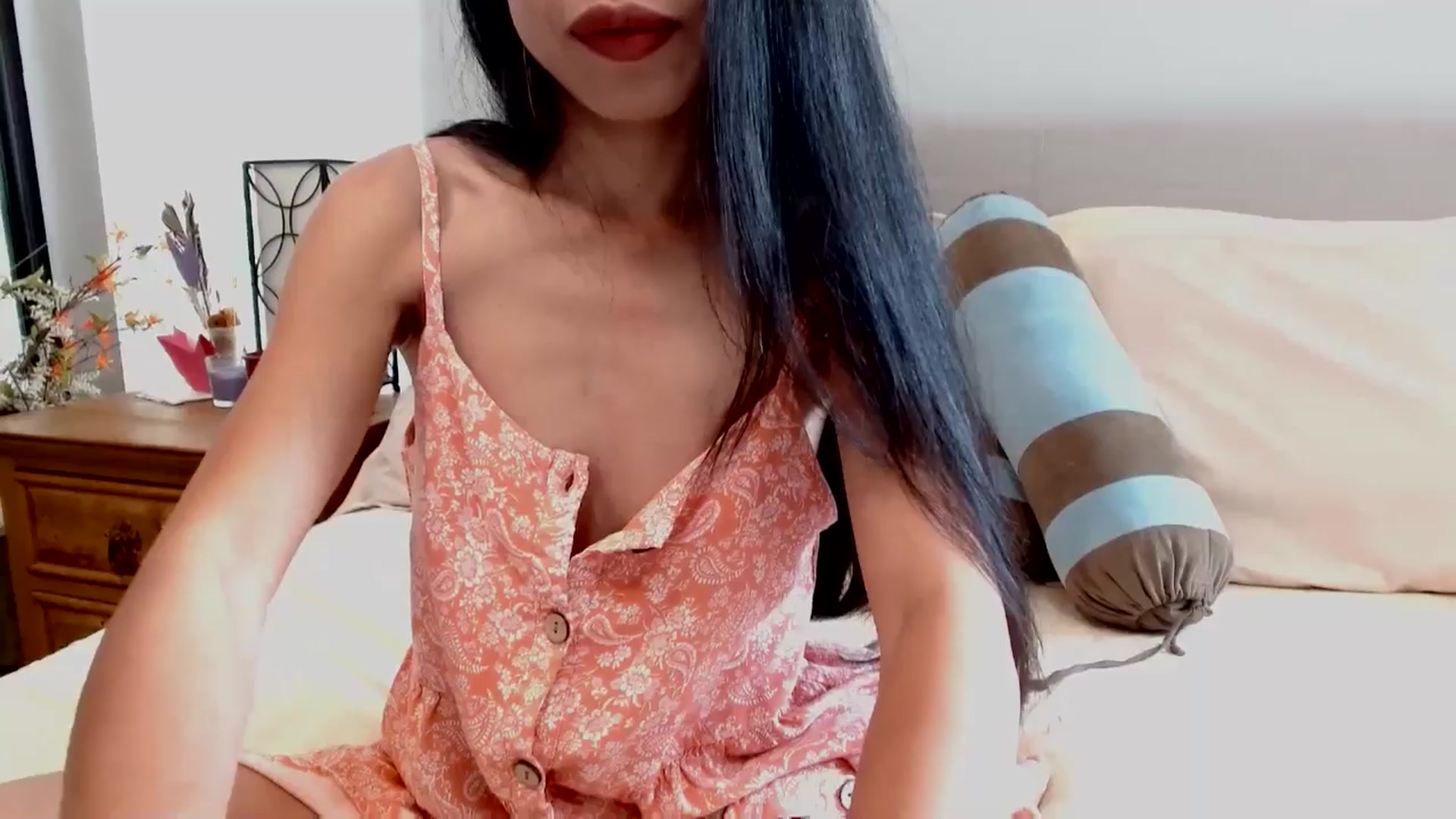 Gallery image thumbnail from Lil__bit's myfreecams stream on, 04/01/2026, 16:56 image 11 of 20
