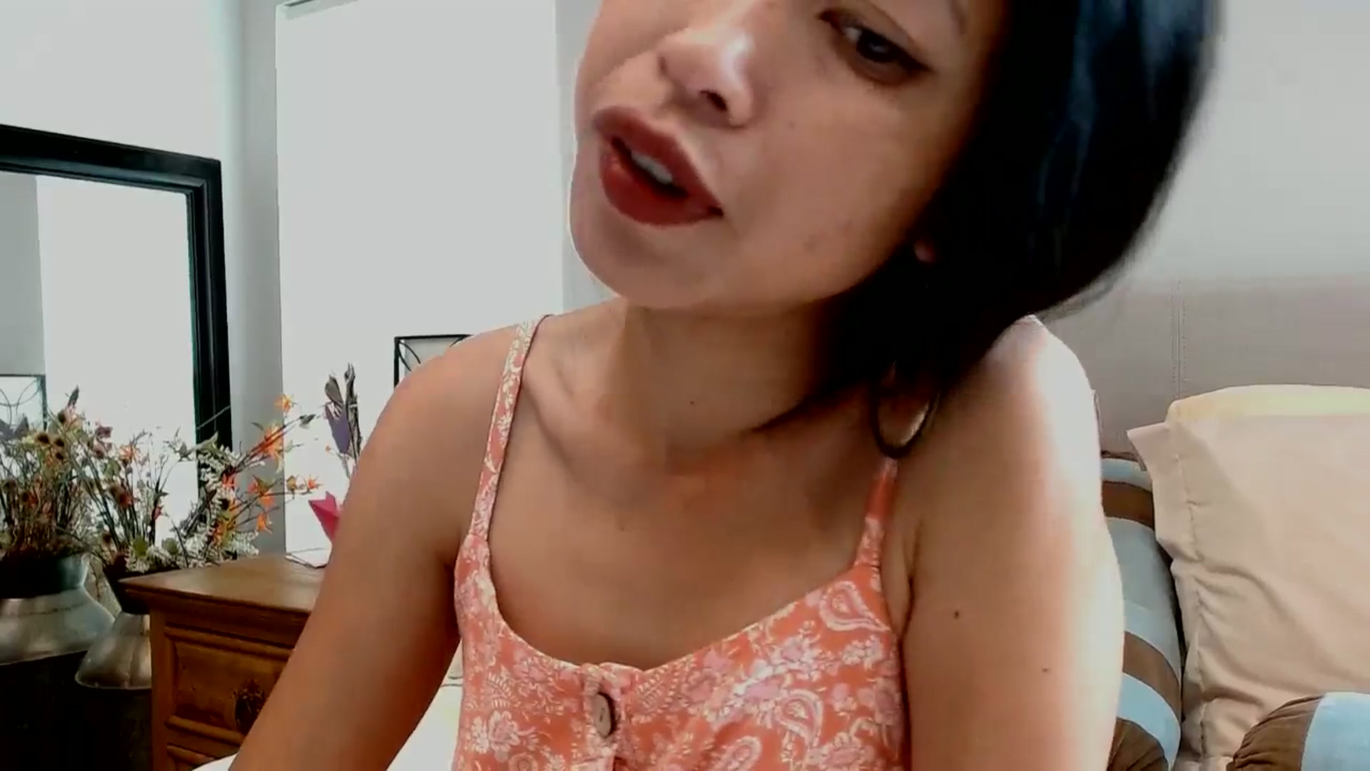 Gallery image thumbnail from Lil__bit's myfreecams stream on, 04/01/2026, 17:31 image 11 of 20
