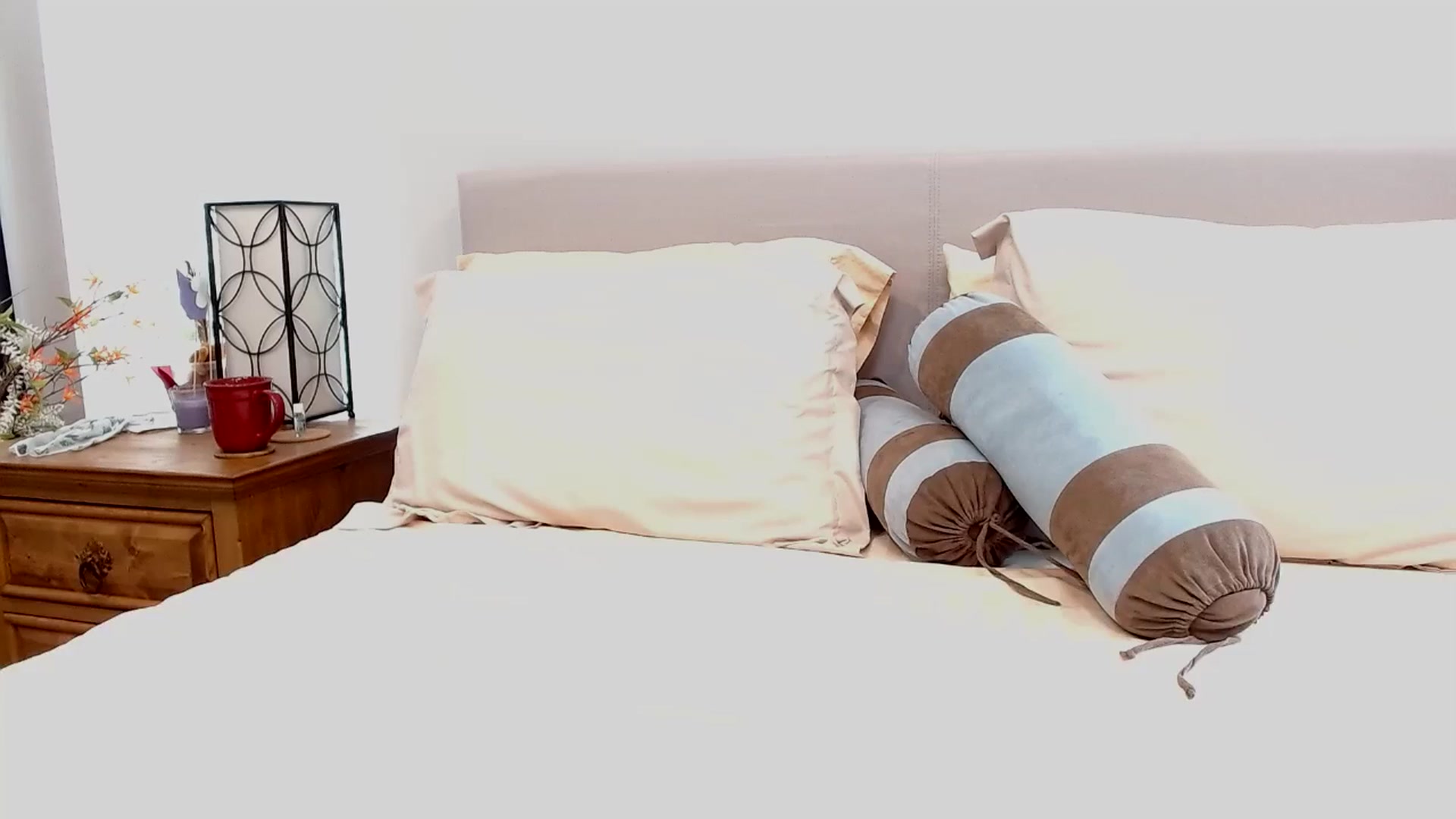 Gallery image thumbnail from Lil__bit's myfreecams stream on, 04/07/2026, 17:30 image 18 of 20