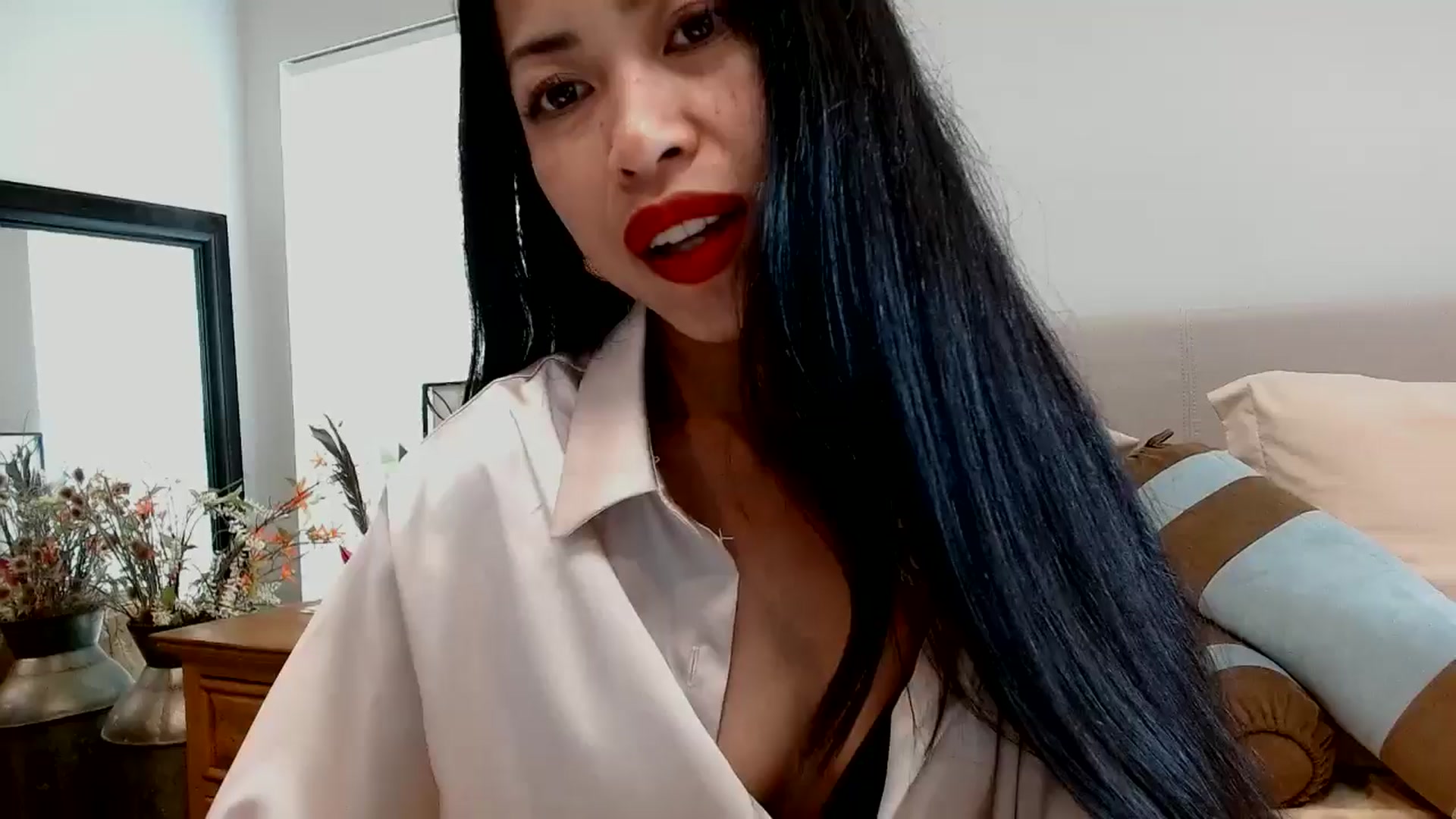 Gallery image thumbnail from Lil__bit's myfreecams stream on, 04/09/2026, 21:14 image 1 of 20