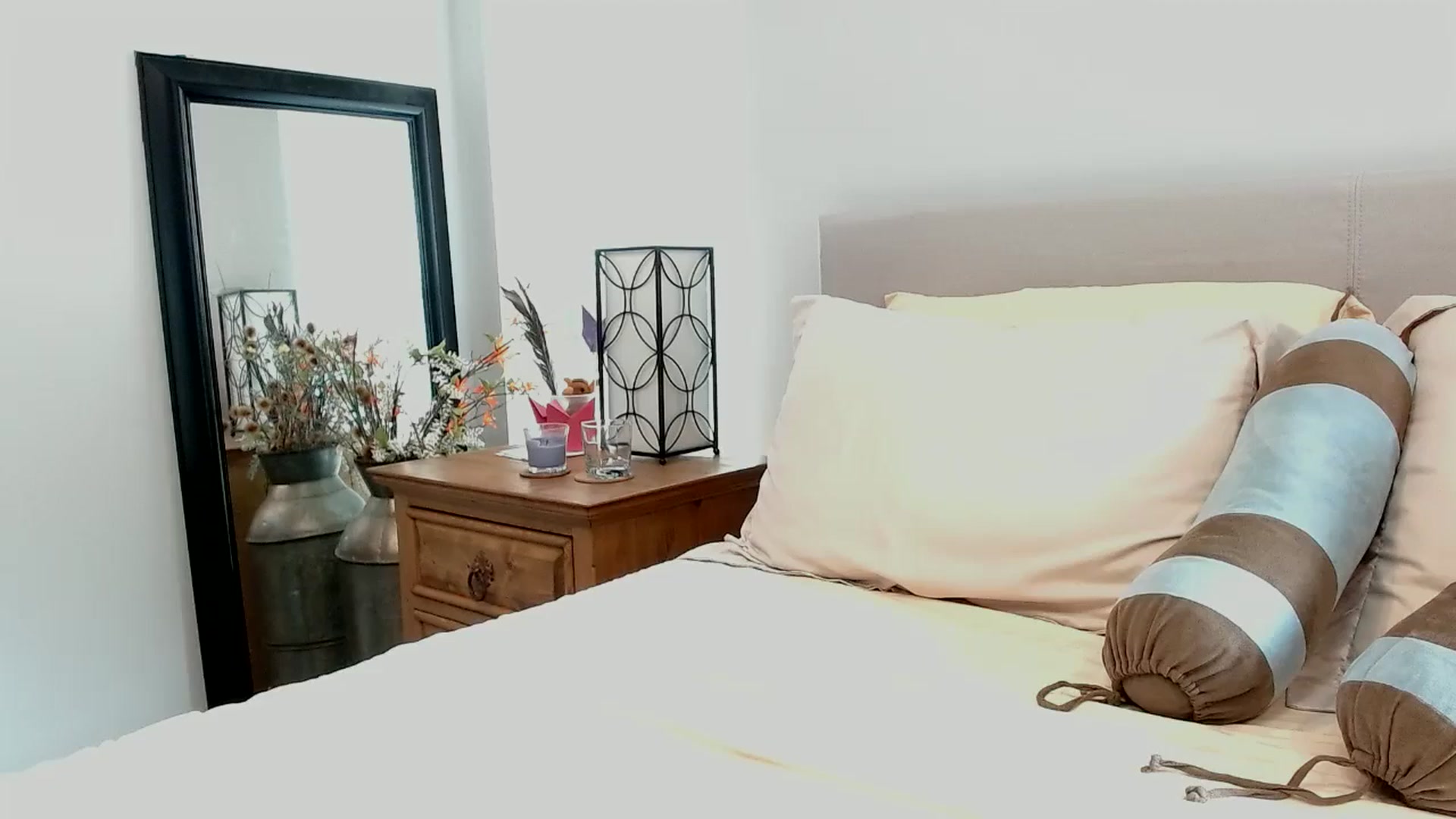 Gallery image thumbnail from Lil__bit's myfreecams stream on, 04/10/2026, 16:35 image 7 of 20
