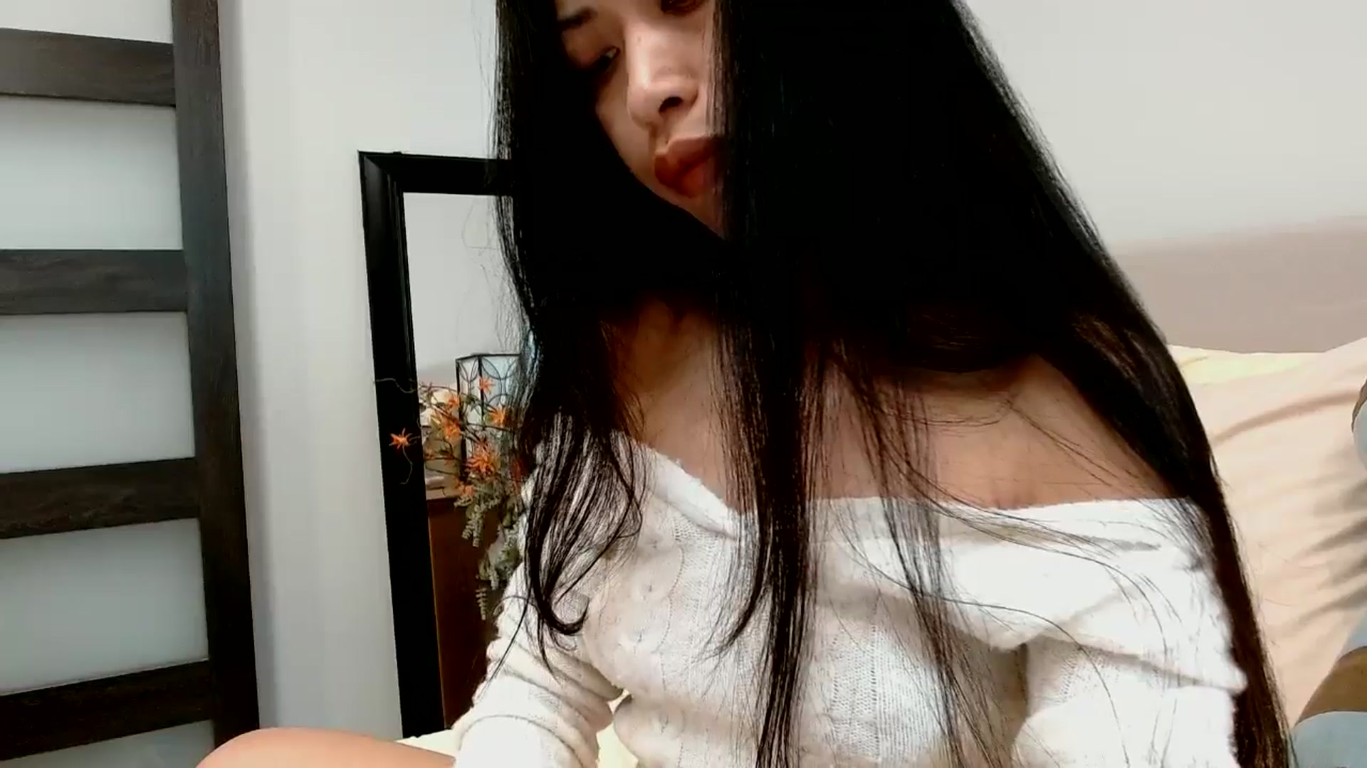 Gallery image thumbnail from Lil__bit's myfreecams stream on, 05/07/2026, 15:16 image 8 of 20