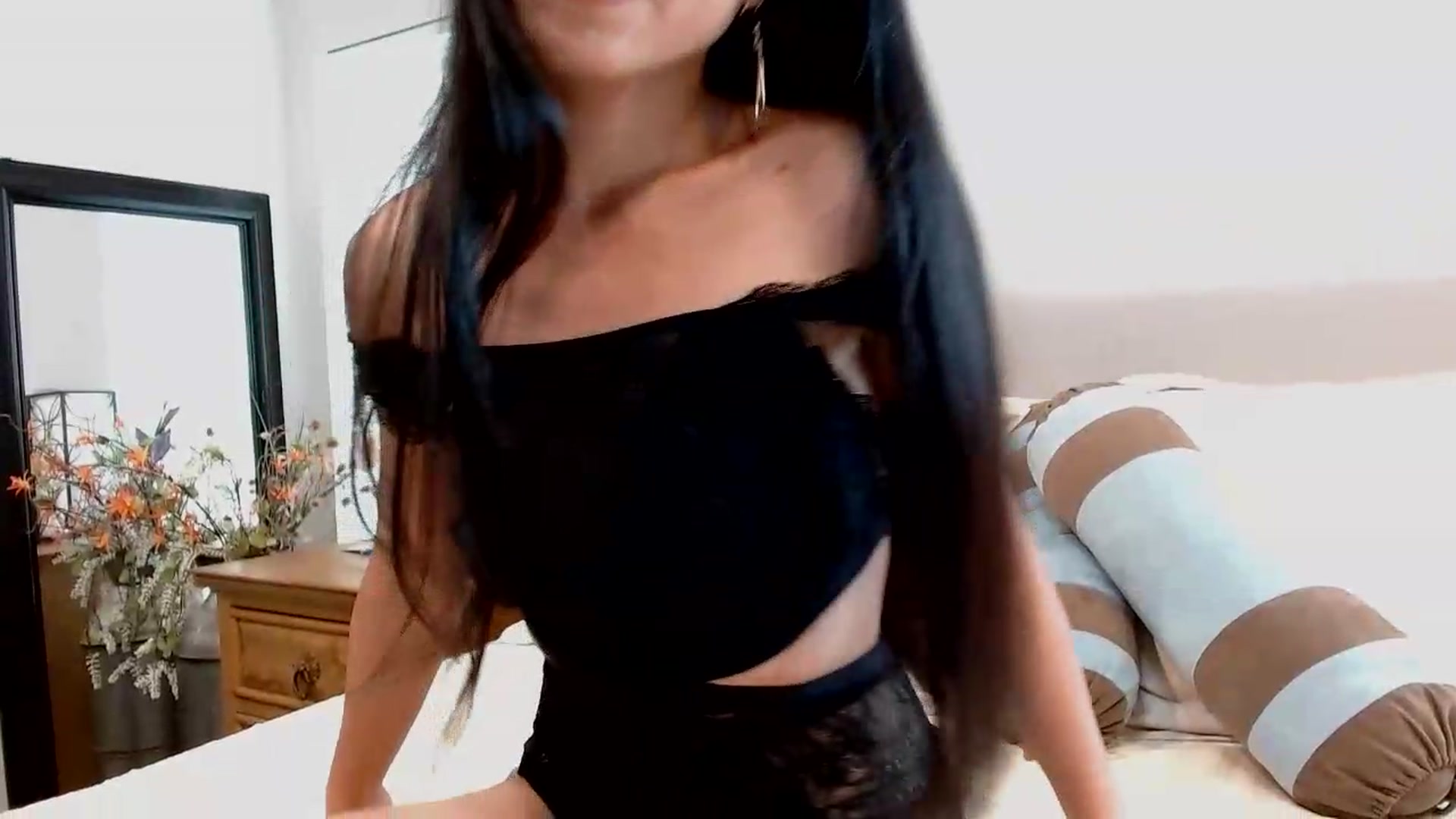 Gallery image thumbnail from Lil__bit's myfreecams stream on, 05/08/2026, 15:22 image 11 of 20