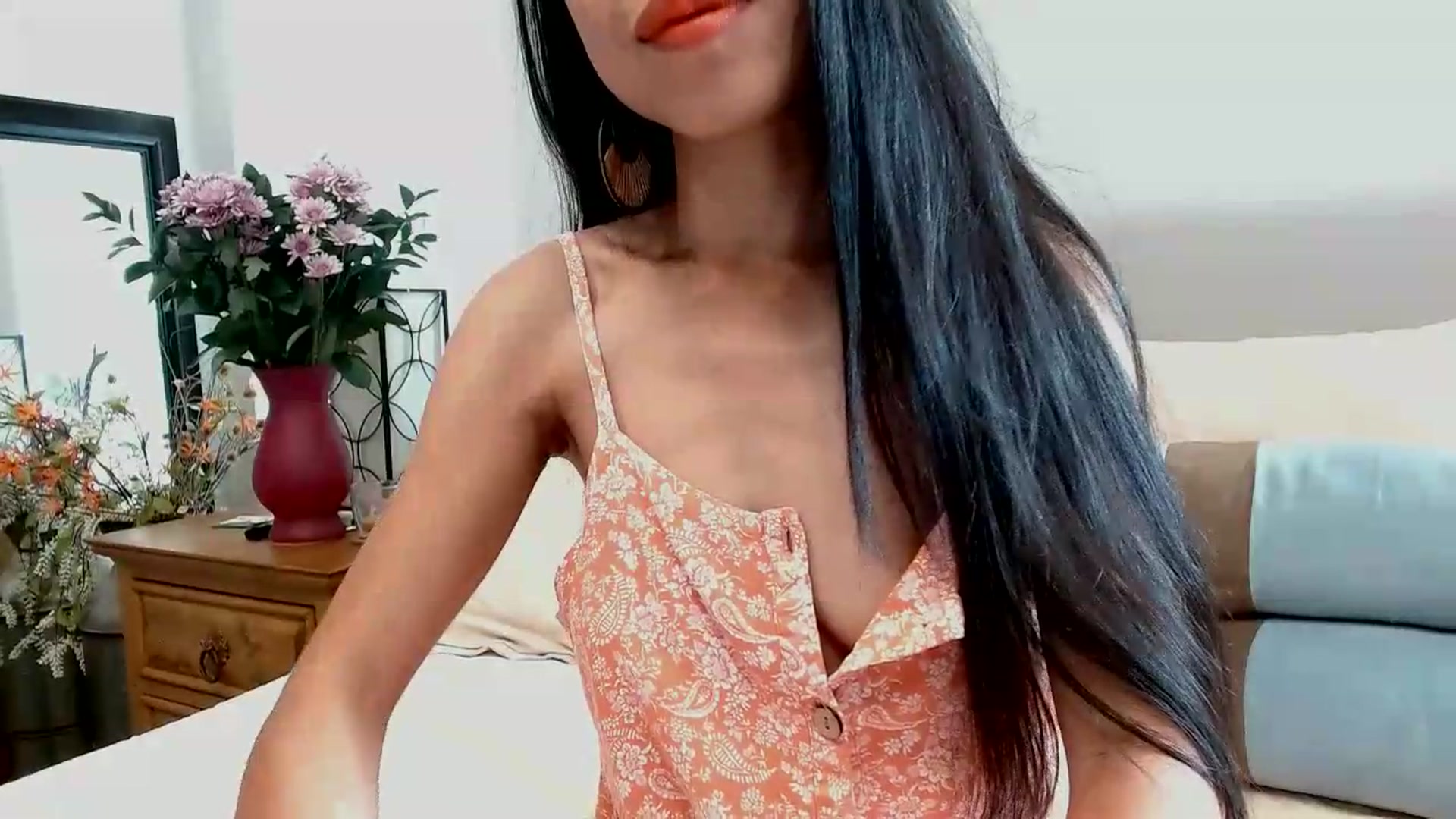 Gallery image thumbnail from Lil__bit's myfreecams stream on, 05/20/2026, 17:01 image 6 of 20