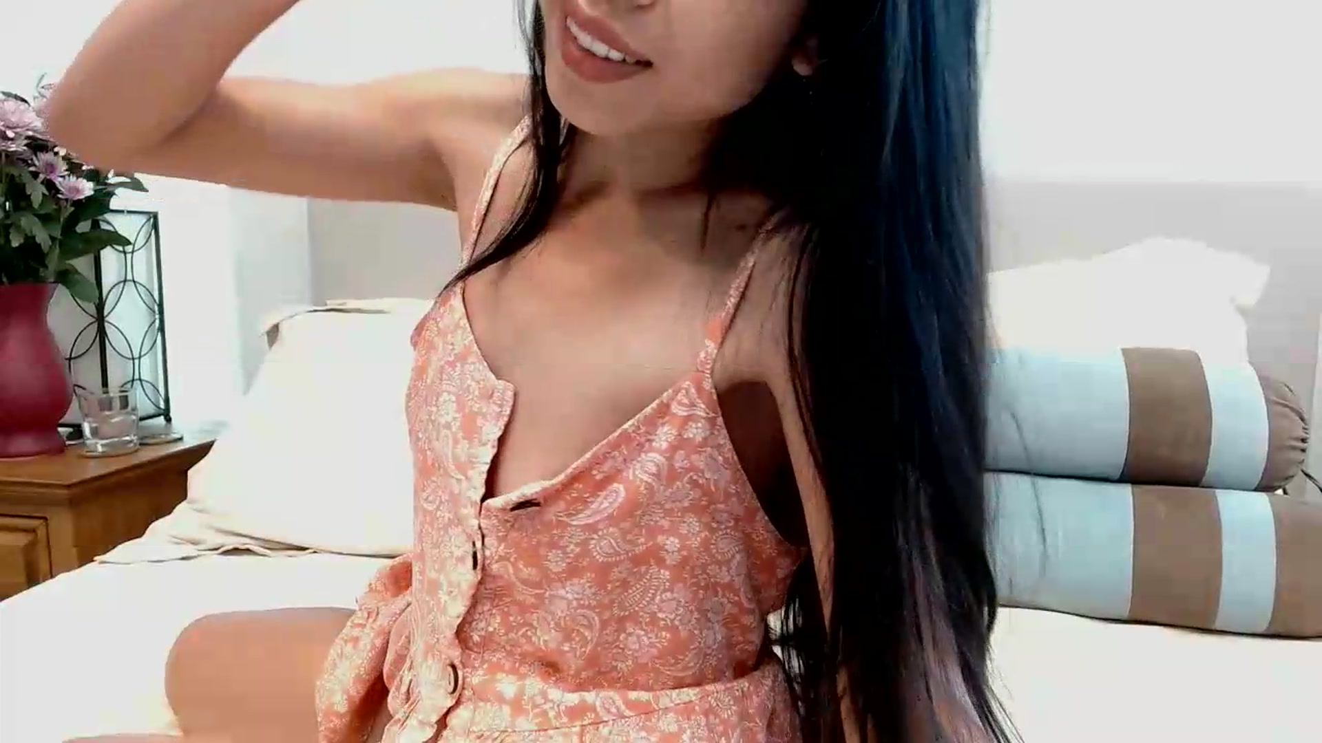 Gallery image thumbnail from Lil__bit's myfreecams stream on, 05/20/2026, 19:25 image 16 of 20