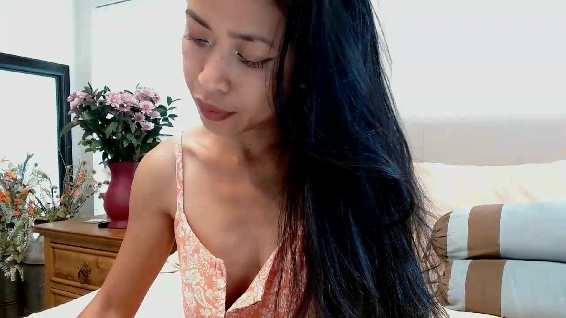 Gallery image thumbnail from Lil__bit's myfreecams stream on, 05/20/2026, 19:25 image 2 of 20