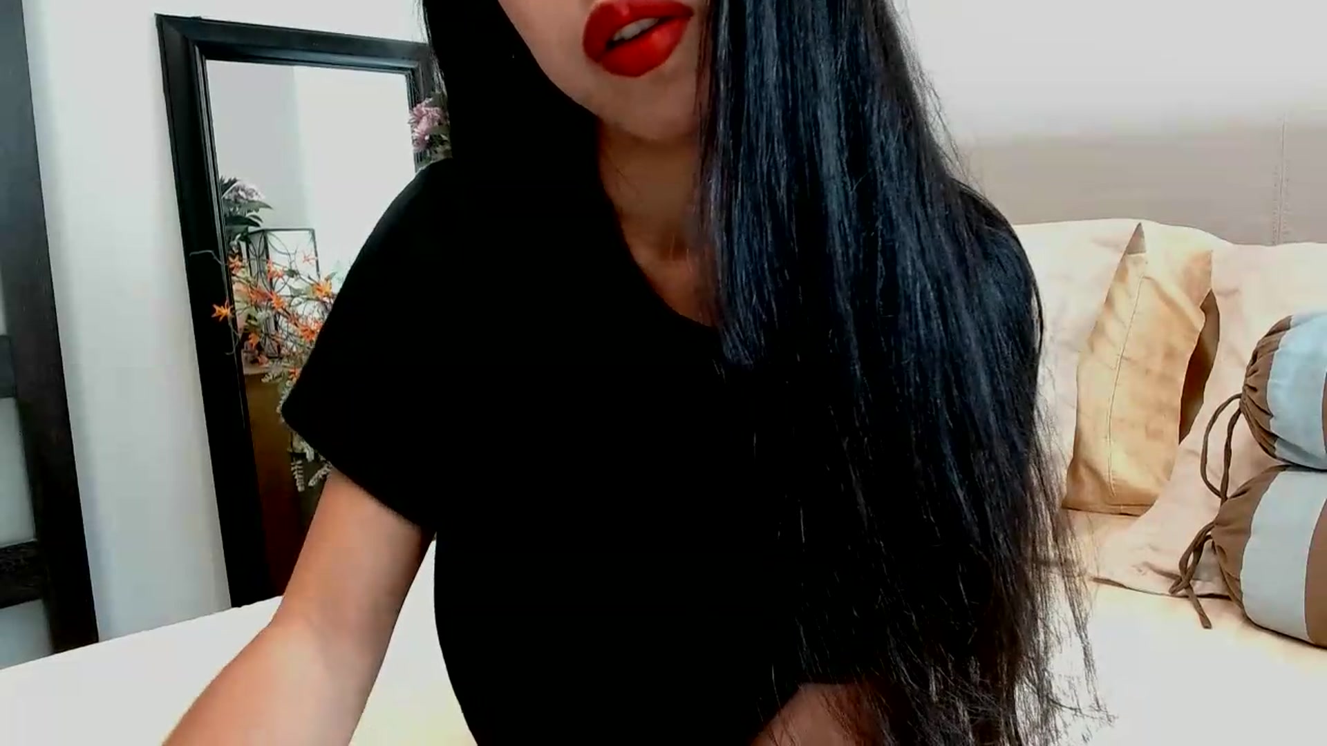 Gallery image thumbnail from Lil__bit's myfreecams stream on, 05/21/2026, 15:58 image 9 of 20