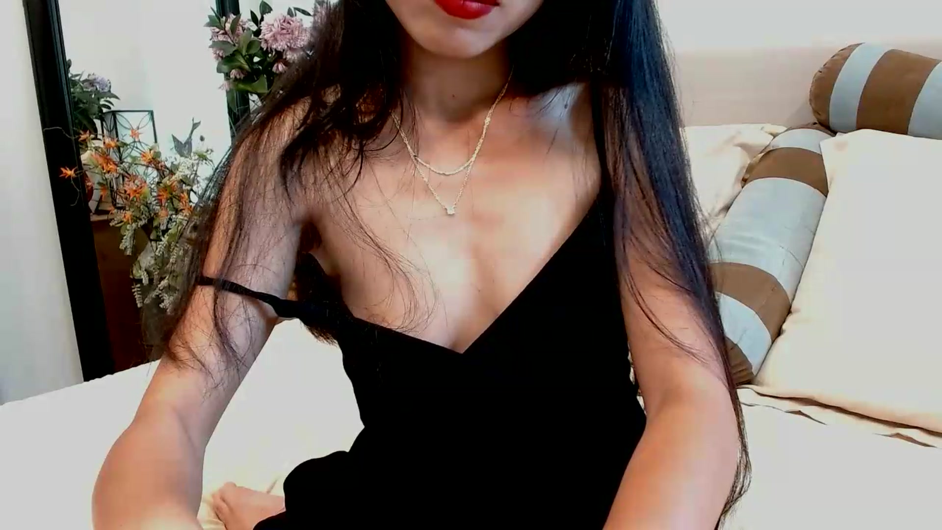 Gallery image thumbnail from Lil__bit's myfreecams stream on, 05/28/2026, 18:18 image 7 of 20