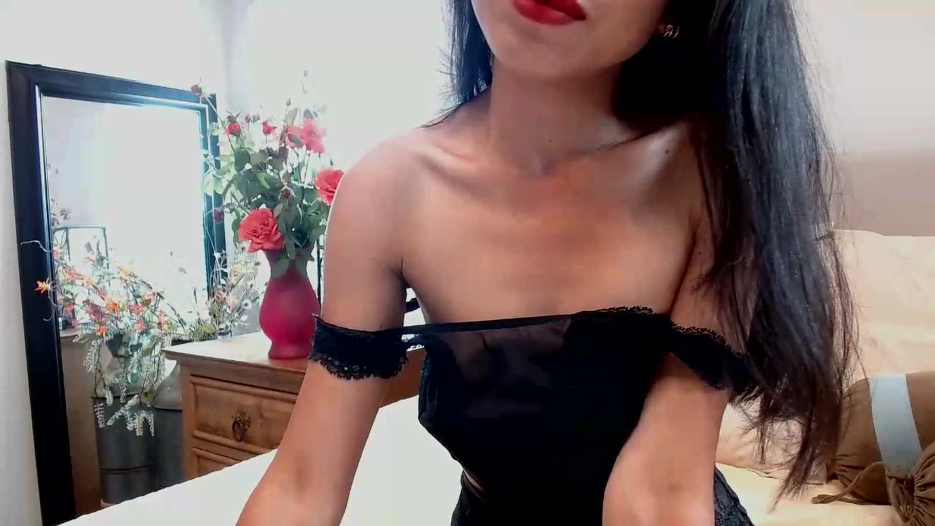 Gallery image thumbnail from Lil__bit's myfreecams stream on, 06/11/2026, 19:38 image 3 of 20