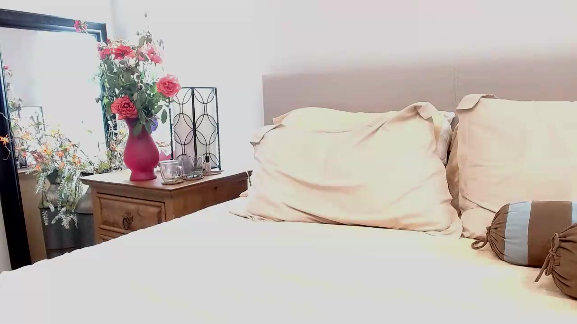 Gallery image thumbnail from Lil__bit's myfreecams stream on, 06/12/2026, 19:36 image 19 of 20