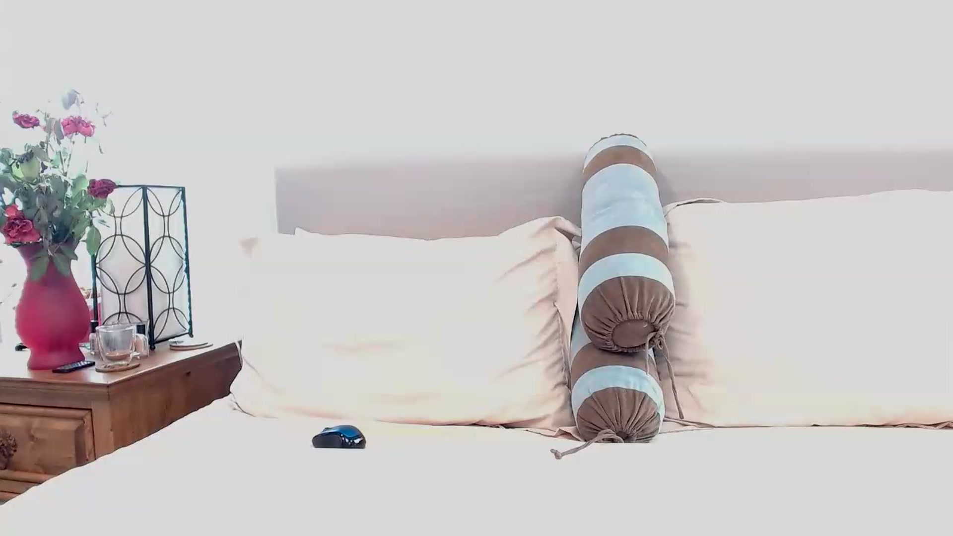 Gallery image thumbnail from Lil__bit's myfreecams stream on, 06/16/2026, 17:53 image 16 of 20