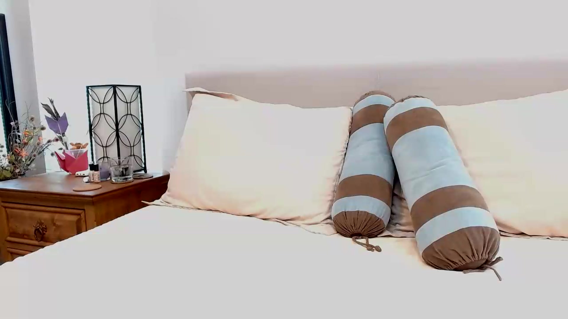 Gallery image thumbnail from Lil__bit's myfreecams stream on, 07/08/2026, 18:55 image 17 of 20