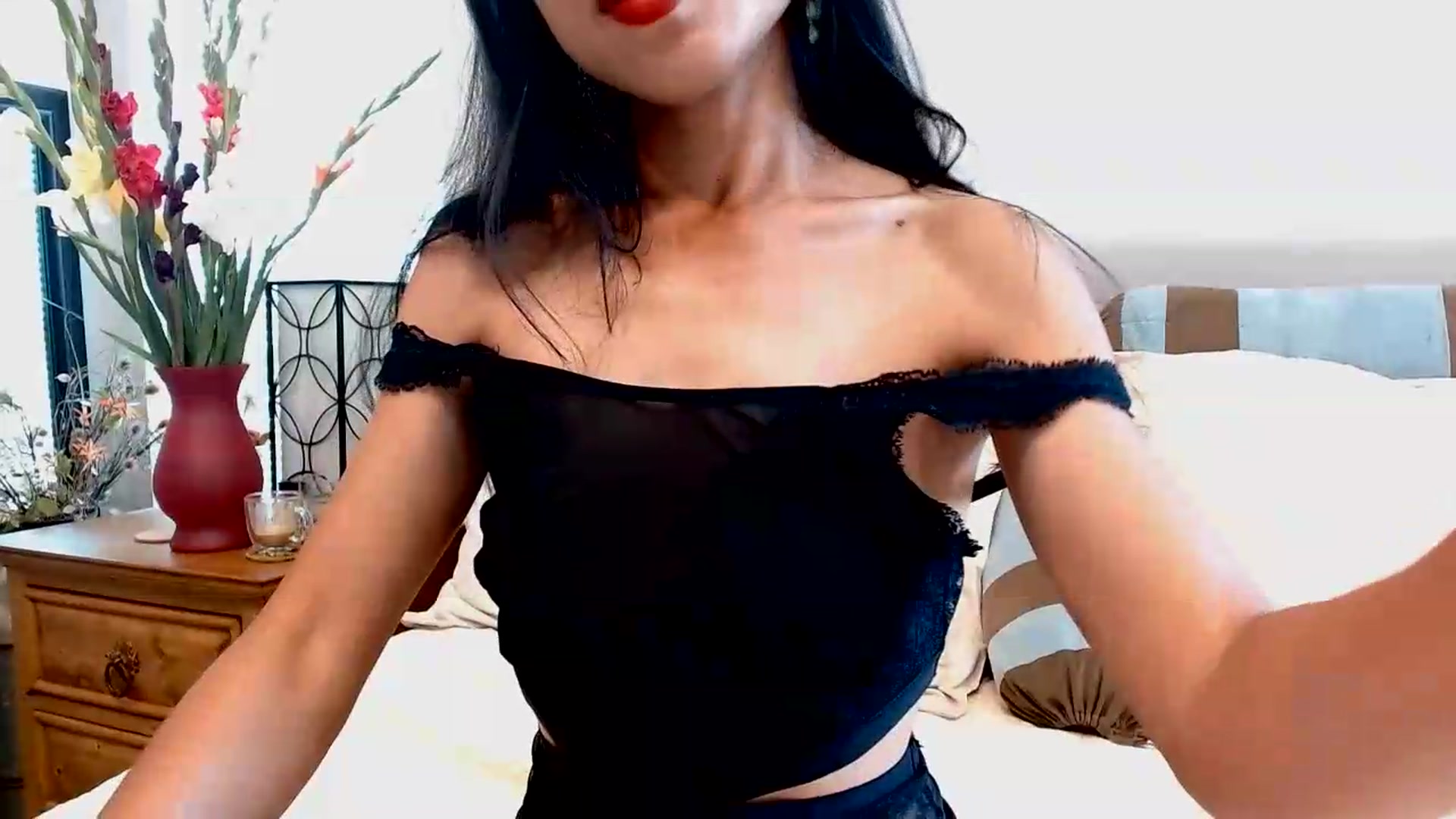 Gallery image thumbnail from Lil__bit's myfreecams stream on, 08/07/2026, 17:57 image 10 of 20