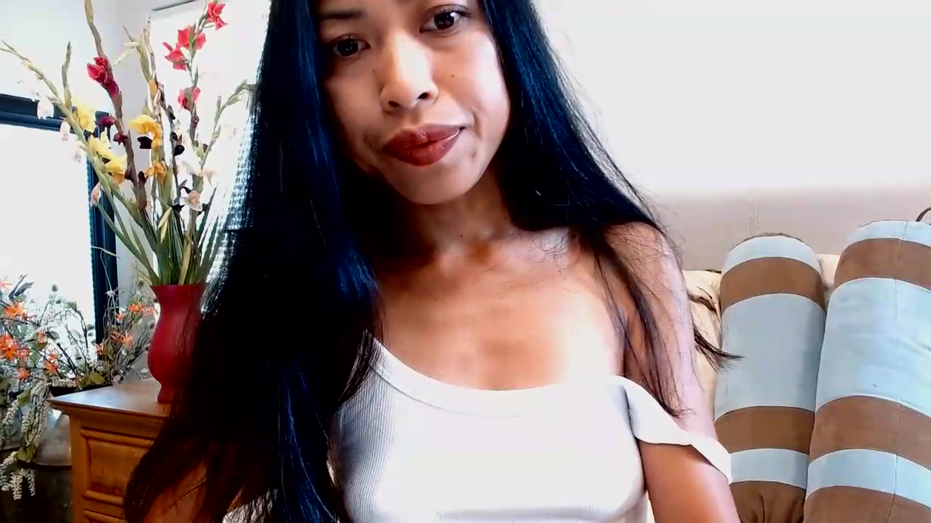 Gallery image thumbnail from Lil__bit's myfreecams stream on, 08/13/2026, 16:21 image 10 of 20