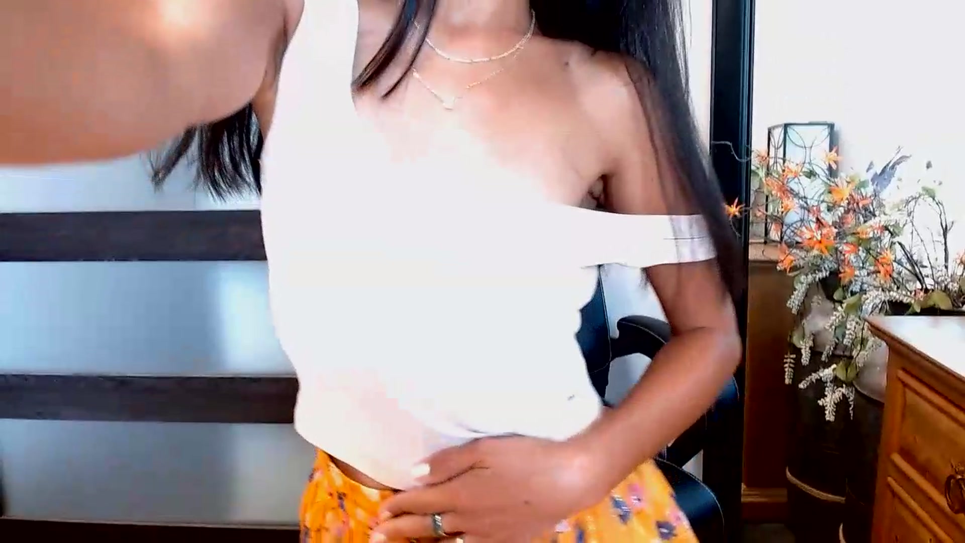 Gallery image thumbnail from Lil__bit's myfreecams stream on, 08/18/2026, 16:14 image 5 of 20