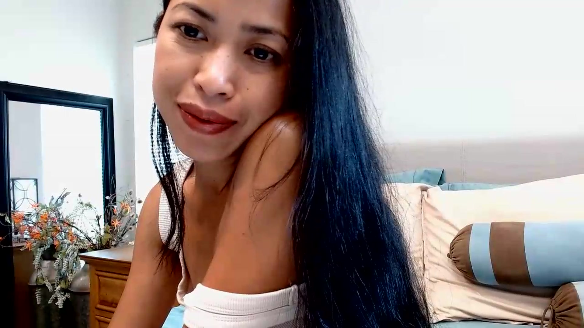Gallery image thumbnail from Lil__bit's myfreecams stream on, 08/26/2026, 21:12 image 9 of 20