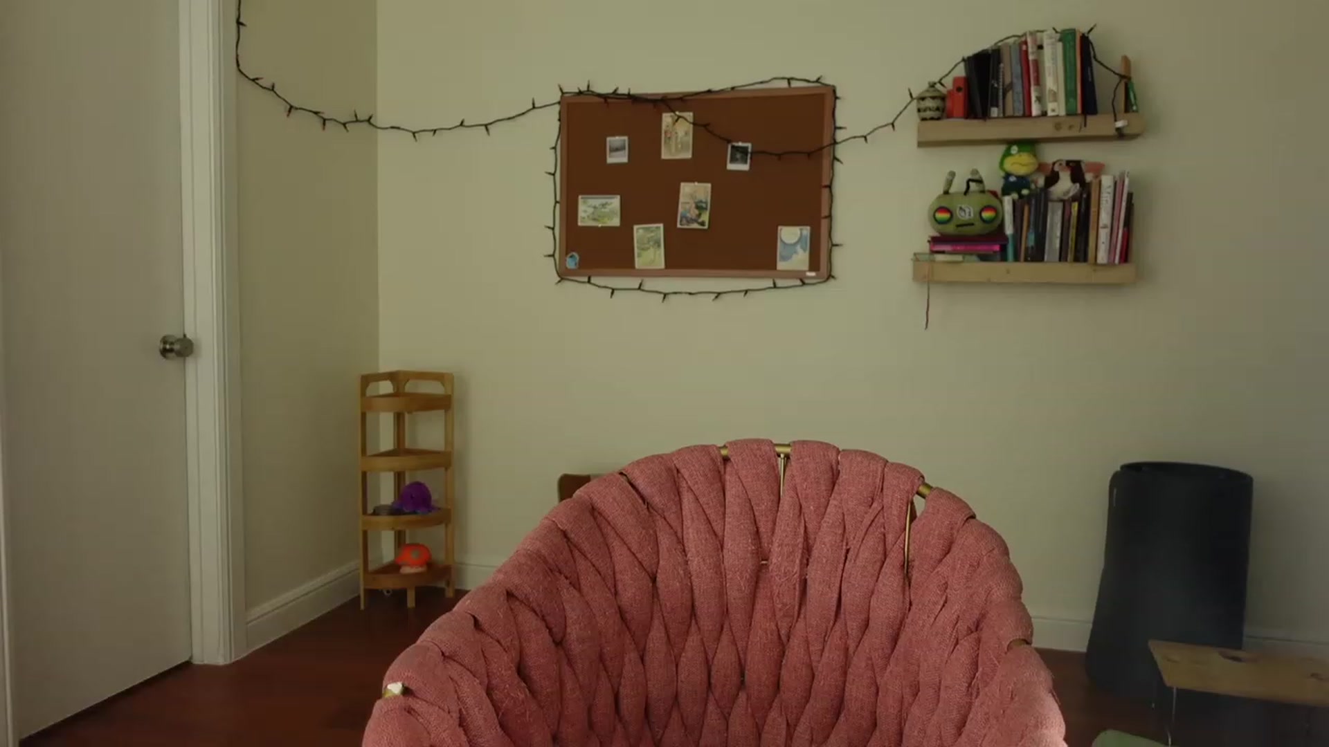 Gallery image thumbnail from Lil_blueberry's myfreecams stream on, 01/04/2023, 03:52 image 10 of 20