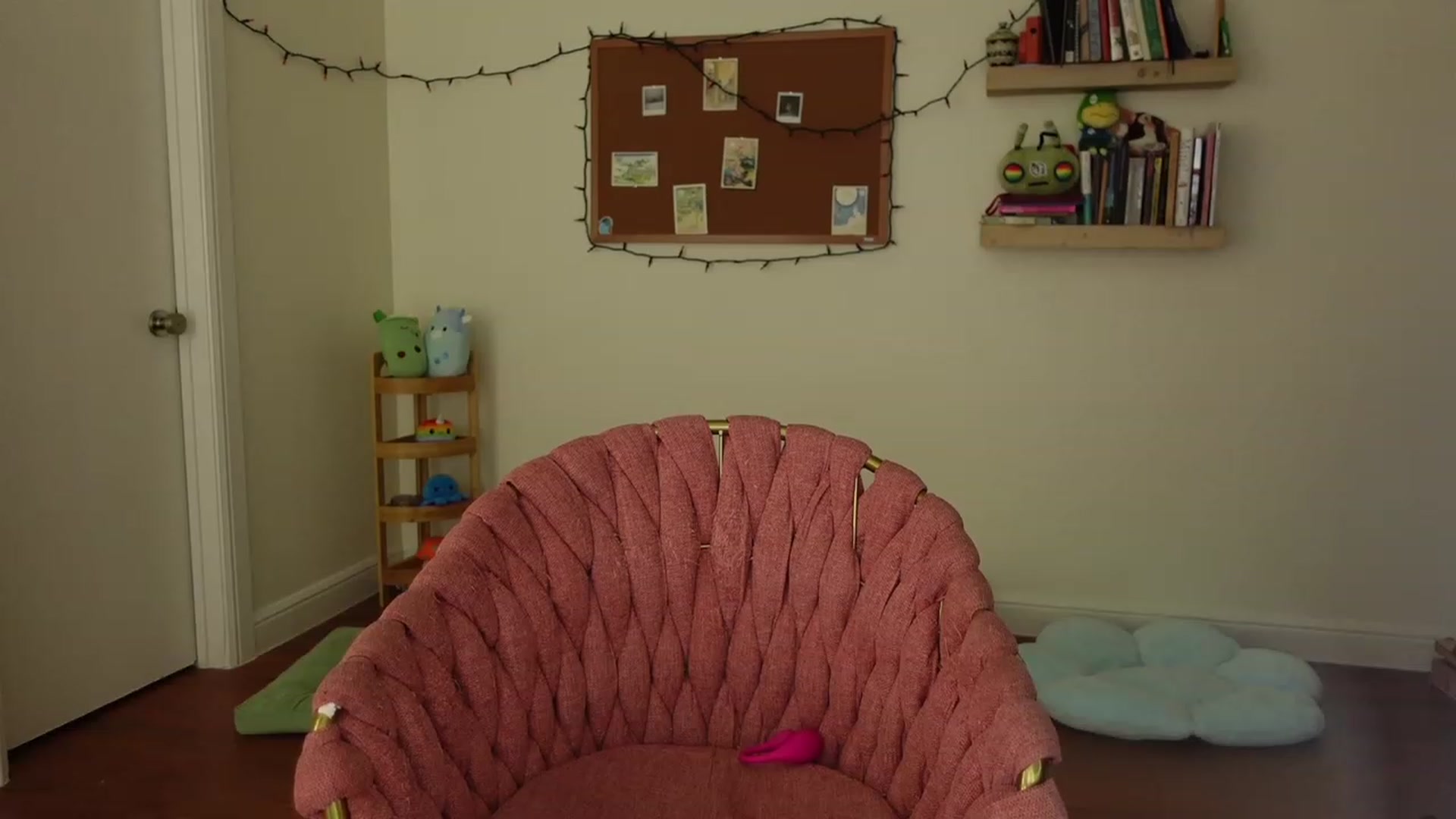 Gallery image thumbnail from Lil_blueberry's myfreecams stream on, 01/19/2023, 03:17 image 9 of 20