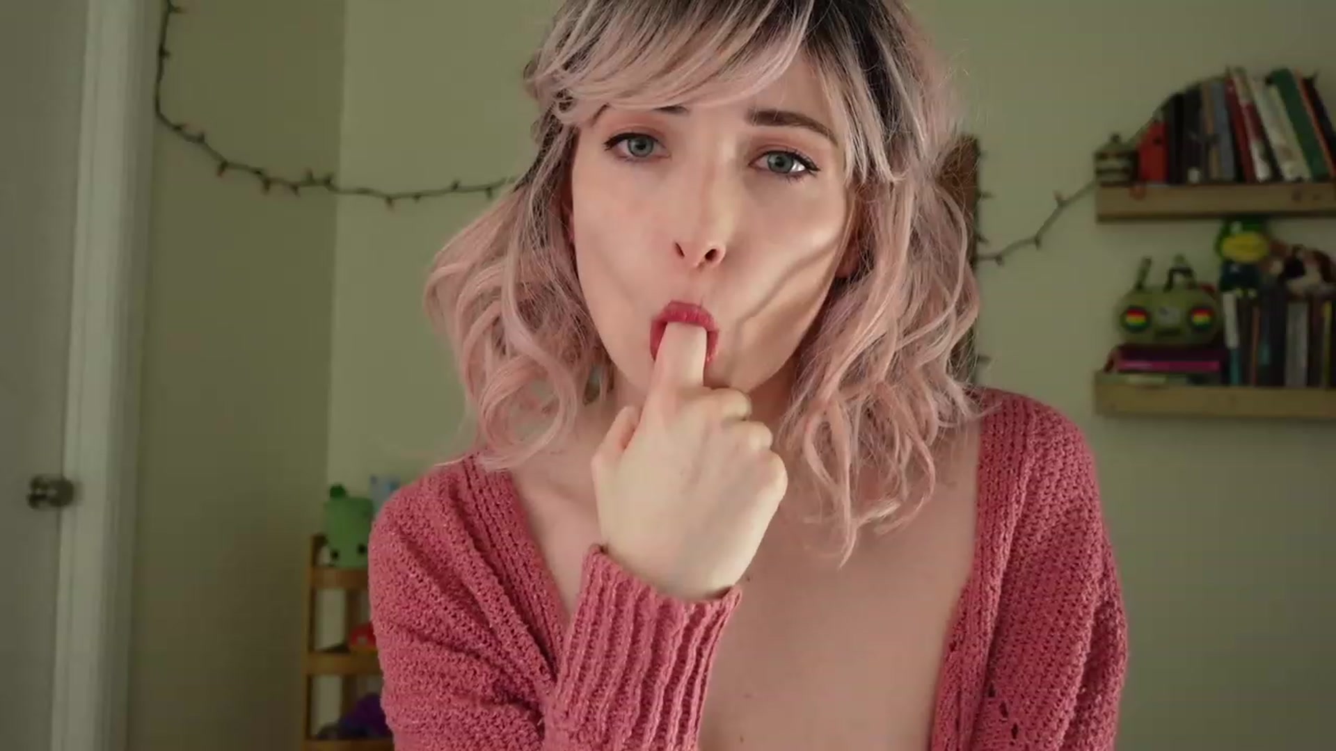 Gallery image thumbnail from Lil_blueberry's myfreecams stream on, 02/03/2023, 03:01 image 3 of 20