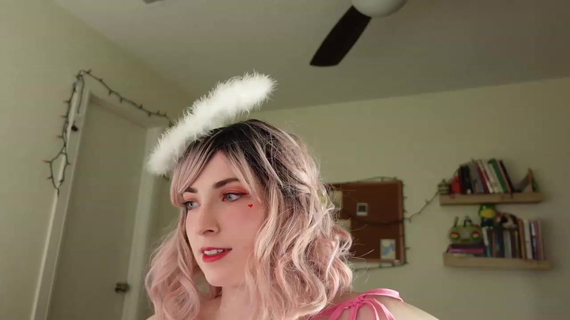 Gallery image thumbnail from Lil_blueberry's myfreecams stream on, 02/14/2023, 03:24 image 5 of 20