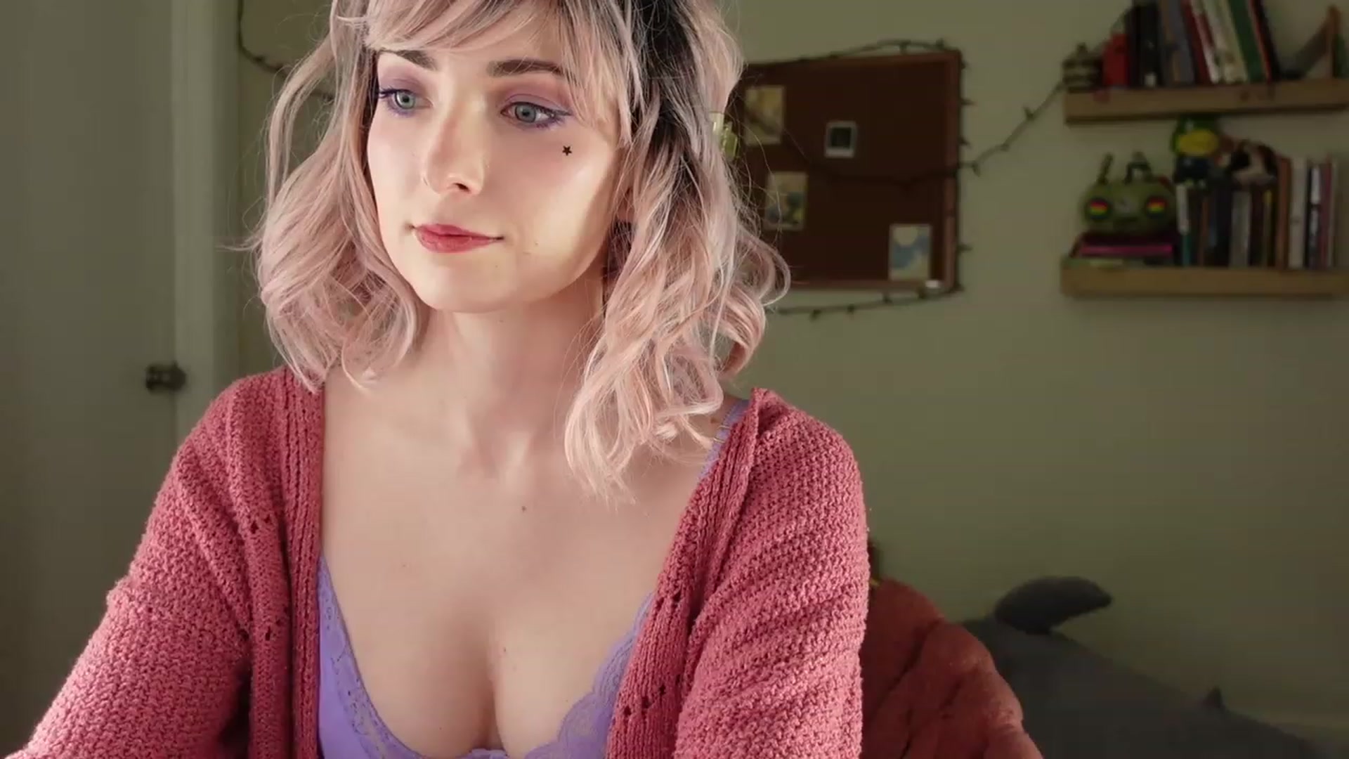 Gallery image thumbnail from Lil_blueberry's myfreecams stream on, 02/16/2023, 01:59 image 18 of 20