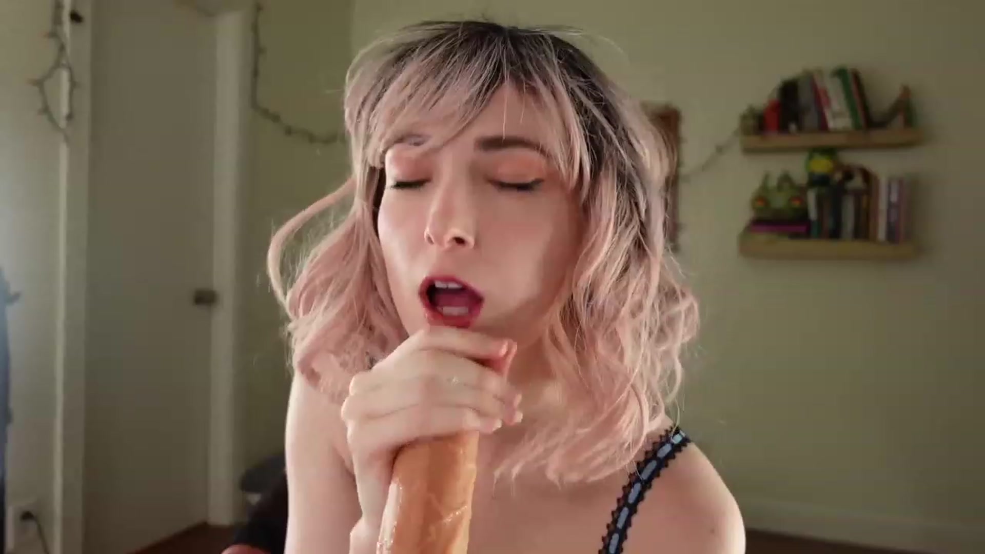 Gallery image thumbnail from Lil_blueberry's myfreecams stream on, 03/05/2023, 04:20 image 13 of 20