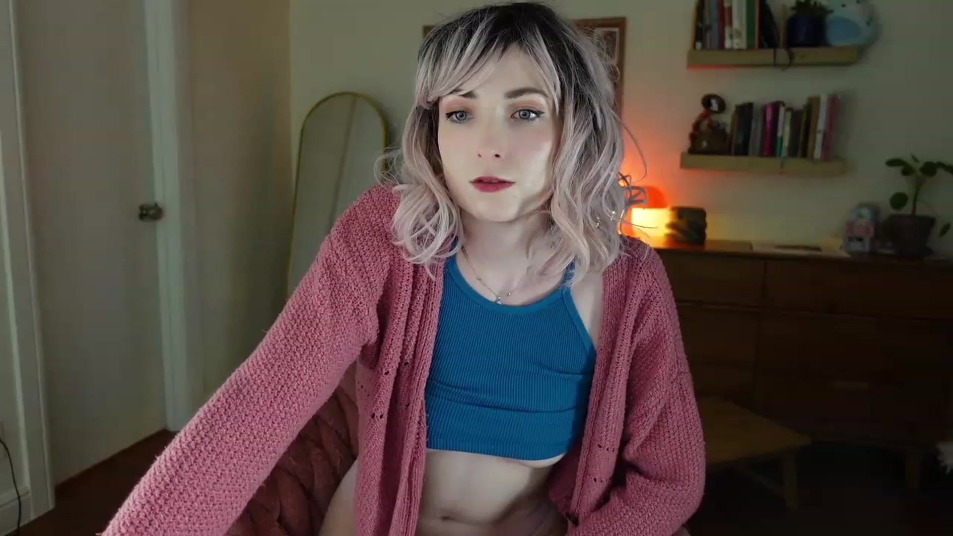 Gallery image thumbnail from Lil_blueberry's myfreecams stream on, 04/06/2023, 03:38 image 5 of 20