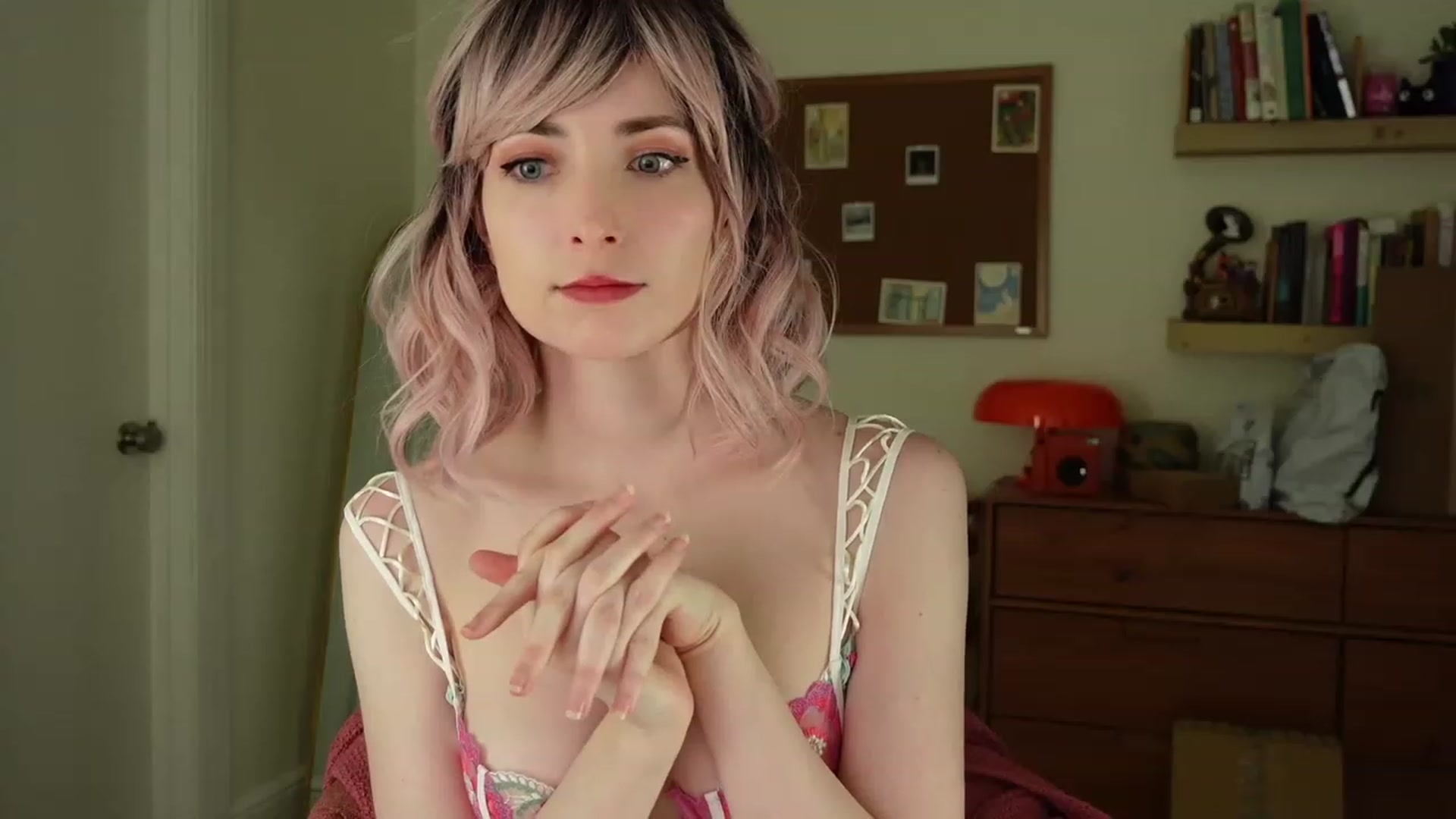 Gallery image thumbnail from Lil_blueberry's myfreecams stream on, 05/10/2023, 19:14 image 20 of 20