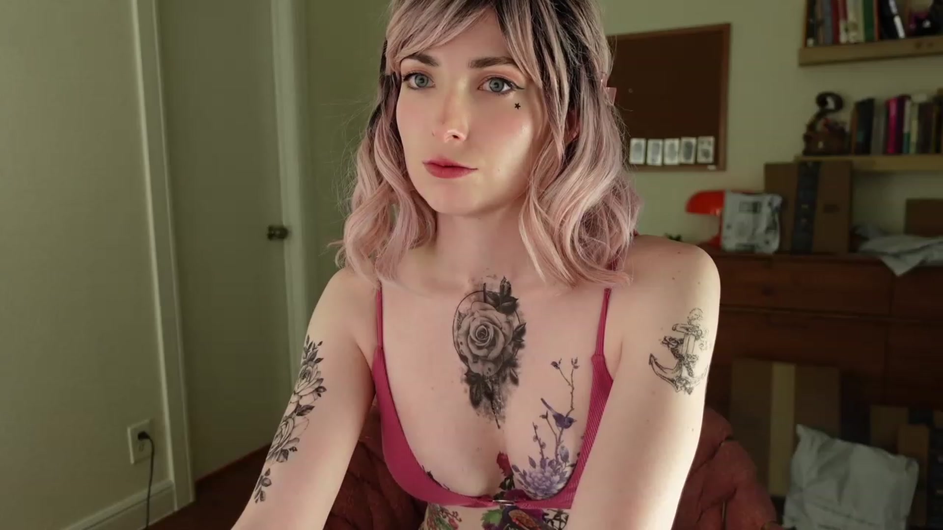 Gallery image thumbnail from Lil_blueberry's myfreecams stream on, 05/23/2023, 03:27 image 3 of 20