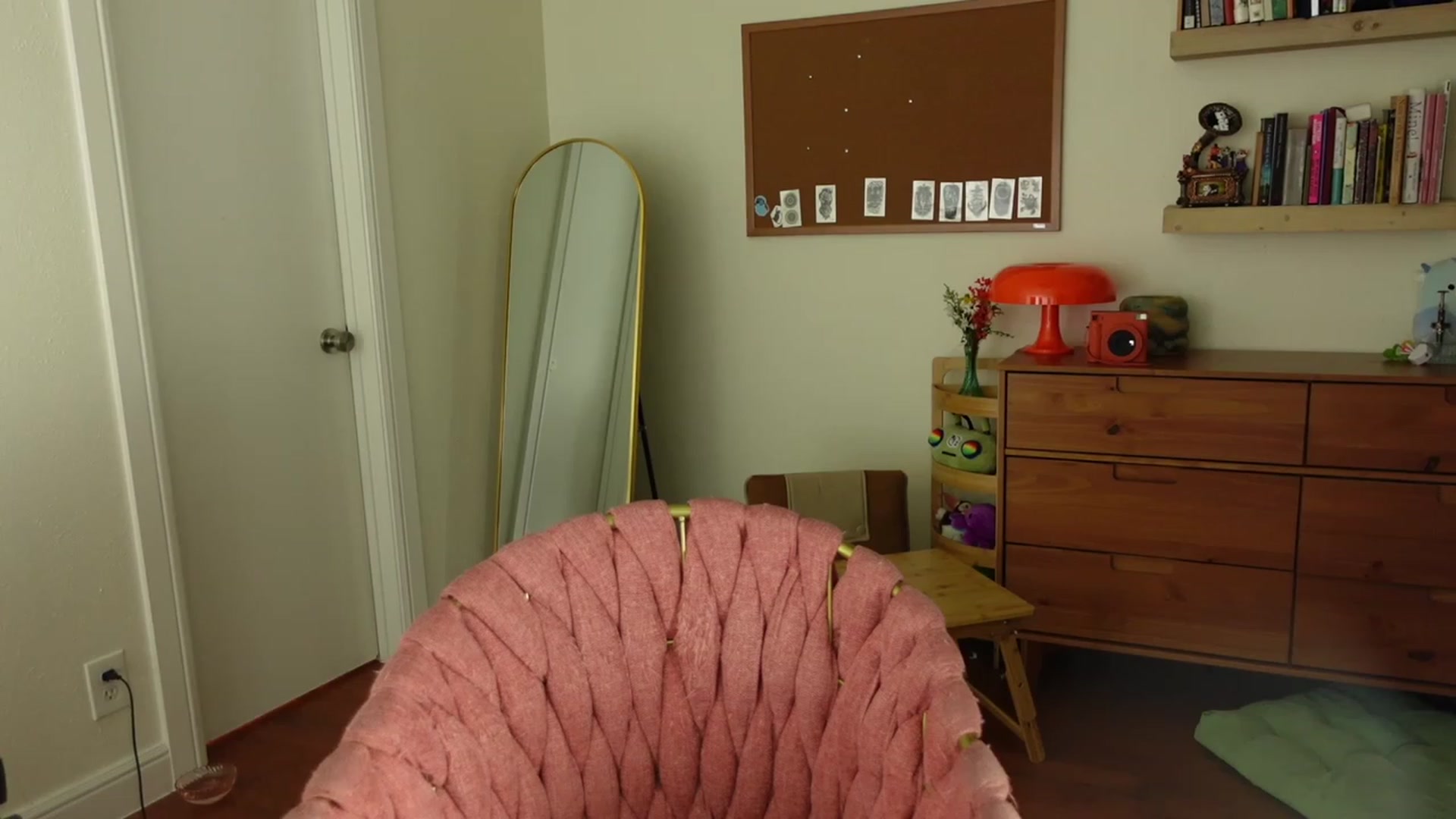 Gallery image thumbnail from Lil_blueberry's myfreecams stream on, 06/08/2023, 03:02 image 16 of 20