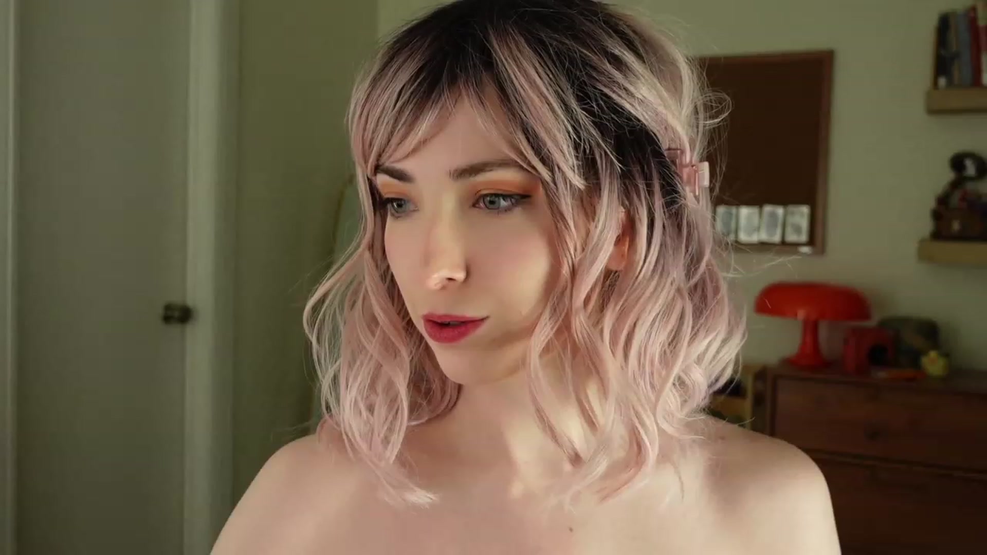 Gallery image thumbnail from Lil_blueberry's myfreecams stream on, 06/13/2023, 20:25 image 20 of 20
