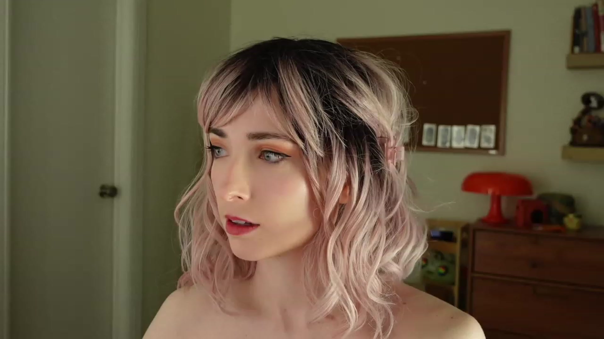 Gallery image thumbnail from Lil_blueberry's myfreecams stream on, 06/13/2023, 21:14 image 1 of 20