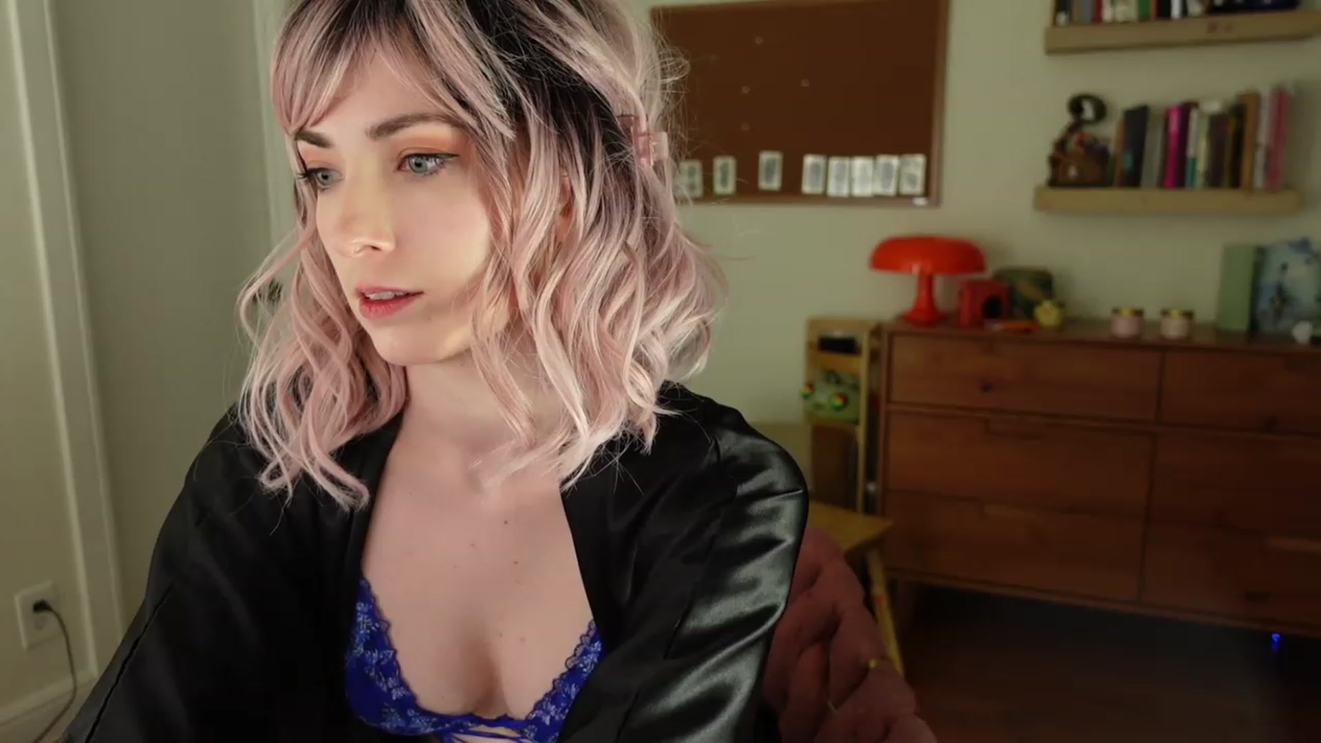 Gallery image thumbnail from Lil_blueberry's myfreecams stream on, 06/13/2023, 22:37 image 17 of 20