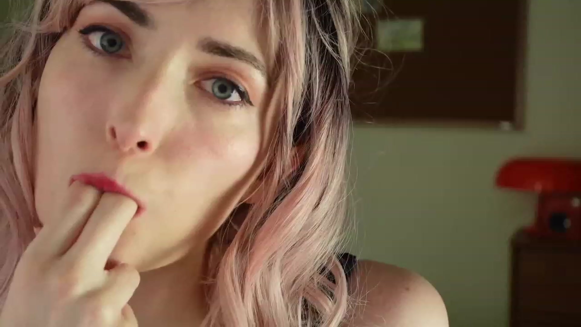 Gallery image thumbnail from Lil_blueberry's myfreecams stream on, 06/21/2023, 01:54 image 6 of 20